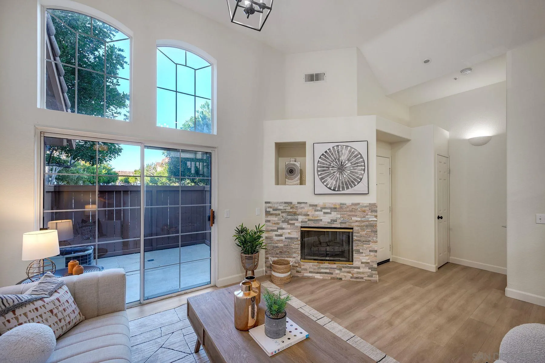 Photo #5: 260001318 Listing: Photo #5