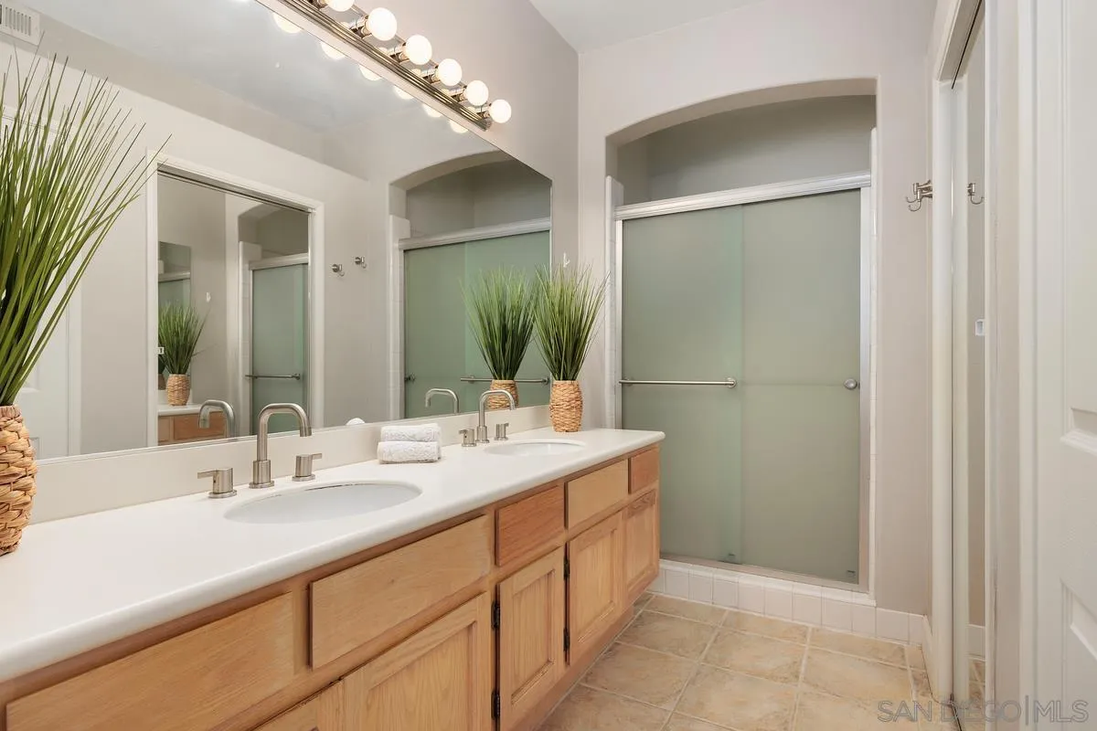 Photo #17: 260001319 Listing: Photo #17