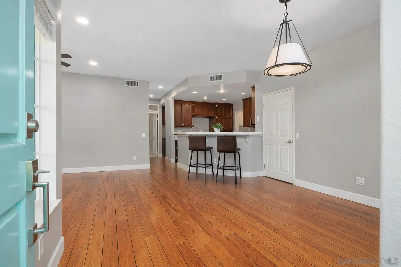 Photo #4: 260001319 Listing: Photo #4