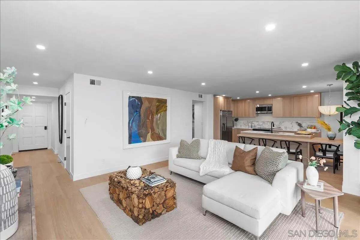 Photo #4: 260001320 Listing: Photo #4