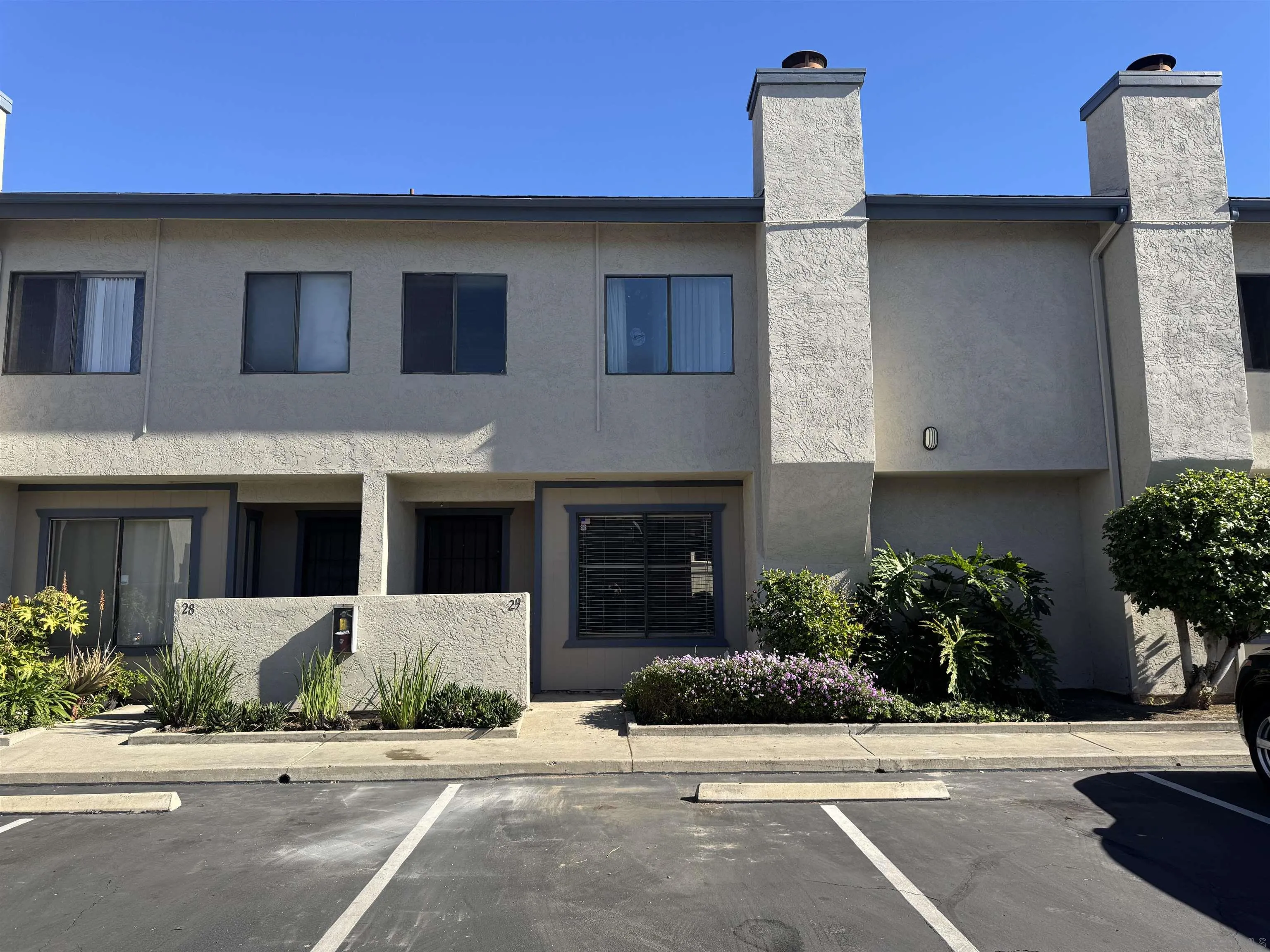 Photo #1: 260001321 Listing: Photo #1