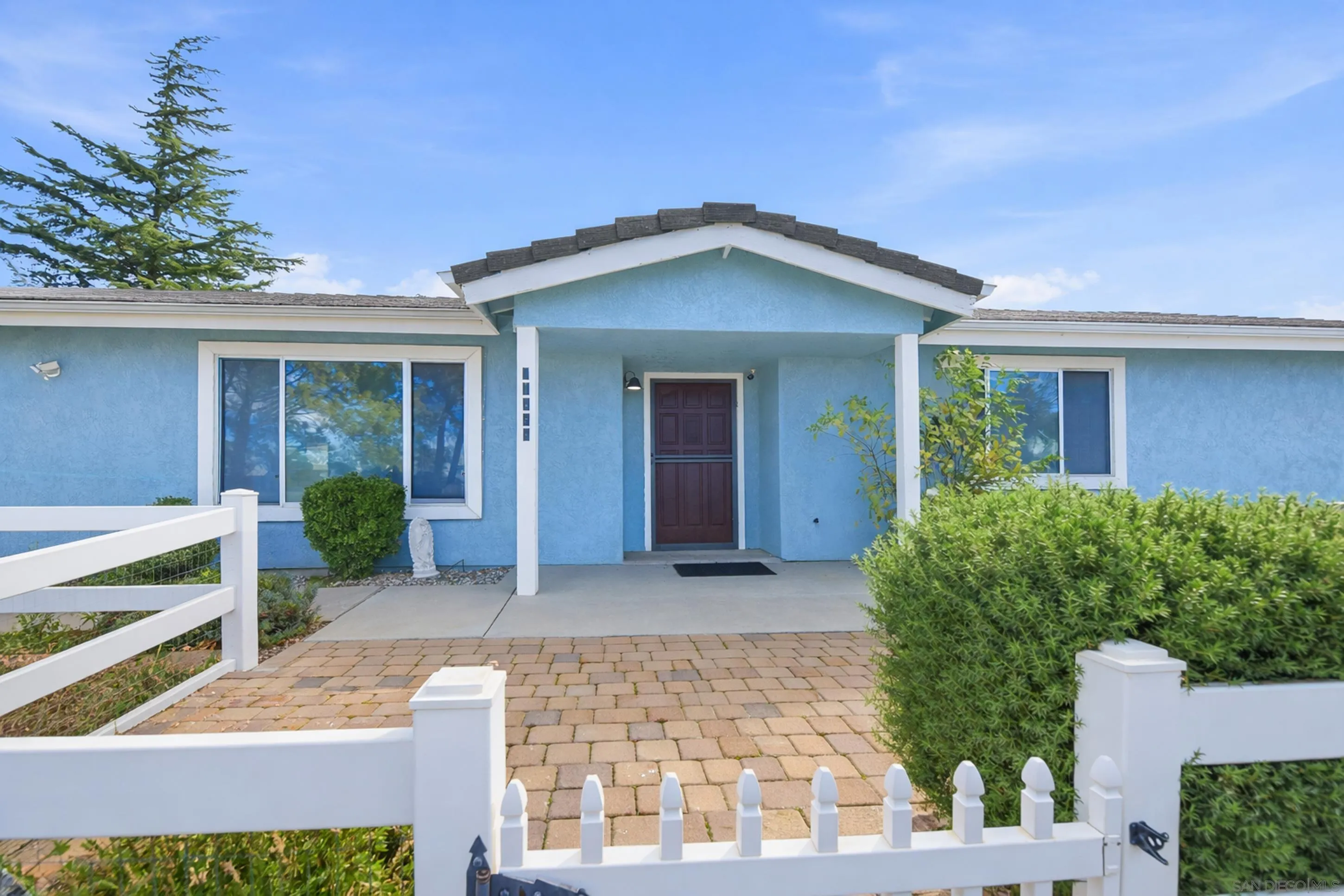 41494 Rolling Hills Drive