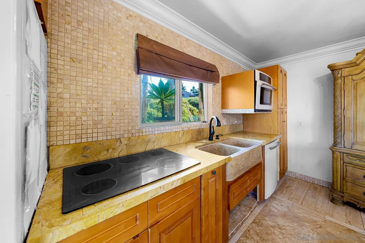 https://cdn.realtyfeed.com/cdn/127/260001325/bf2a8562a699605b82efc1ad848ece58.webp