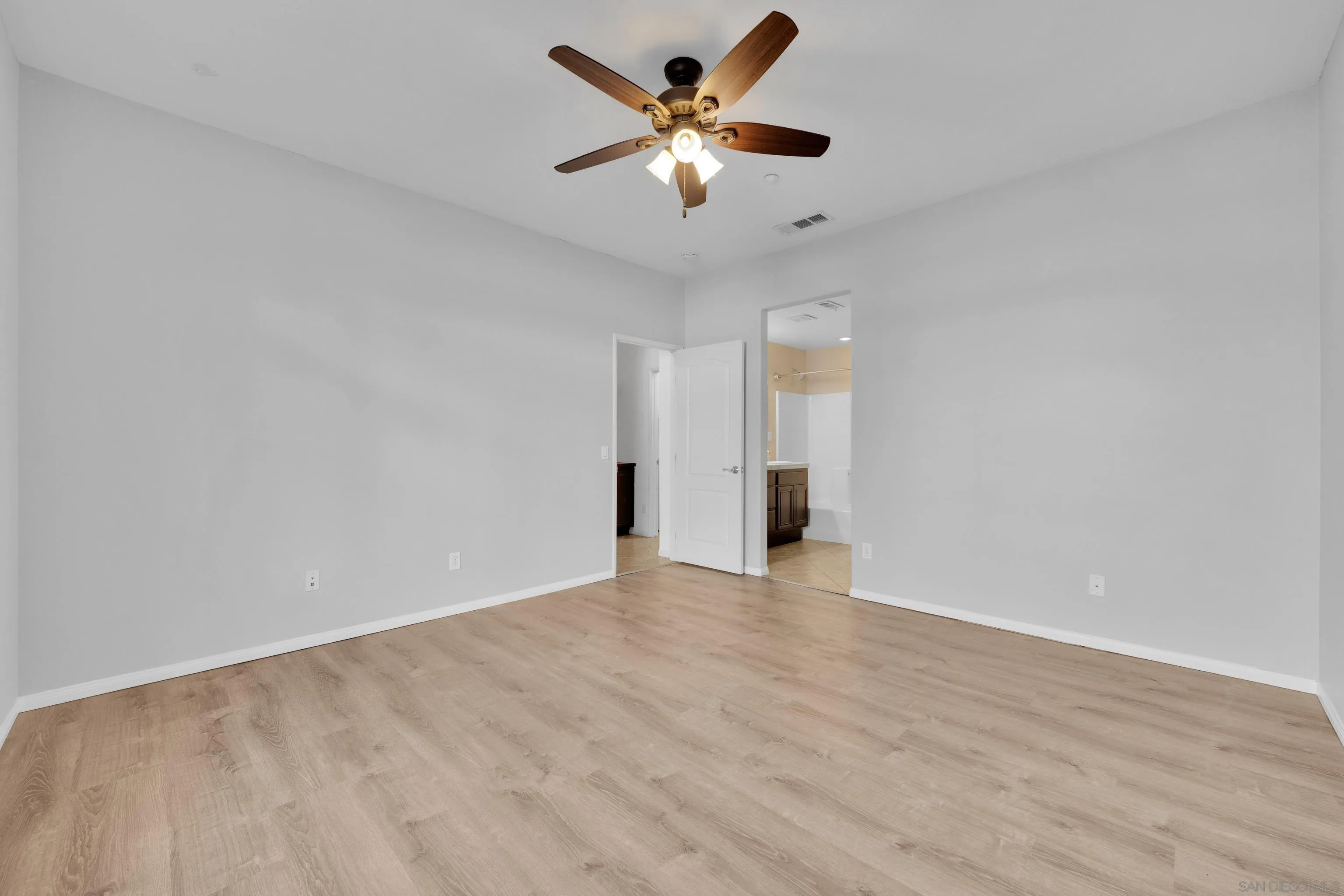 Photo #7: 260001331 Listing: Photo #7