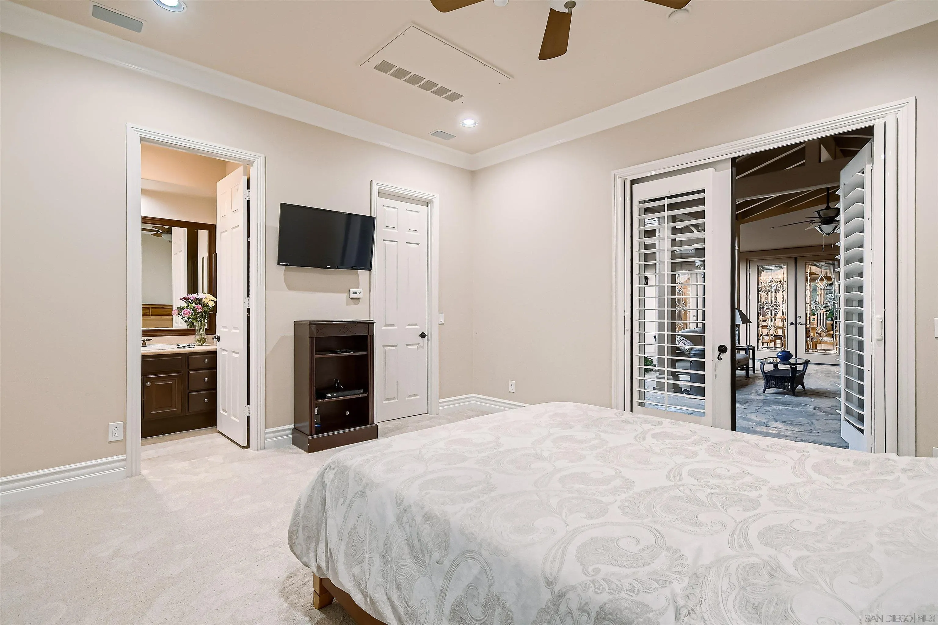 https://cdn.realtyfeed.com/cdn/127/260001334/f3001b98927015b62d6be548e0f9f55b.webp