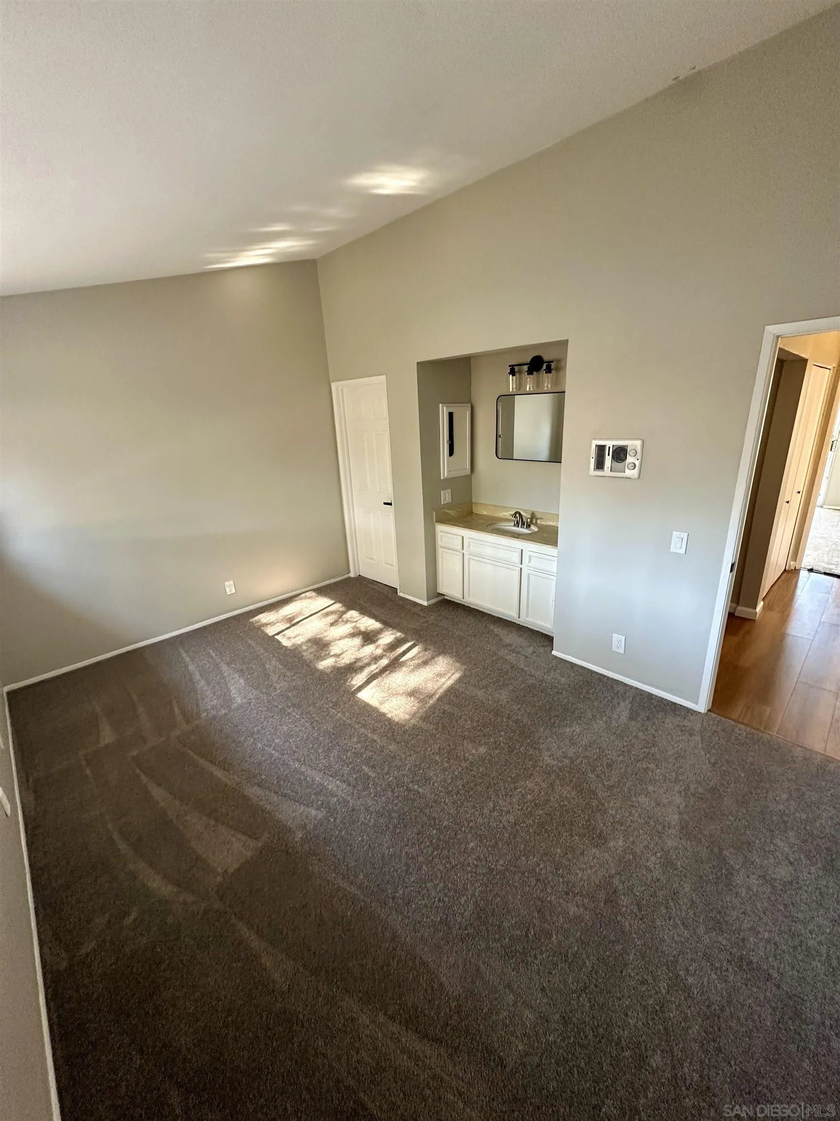 Photo #38: 260001336 Listing: Photo #38