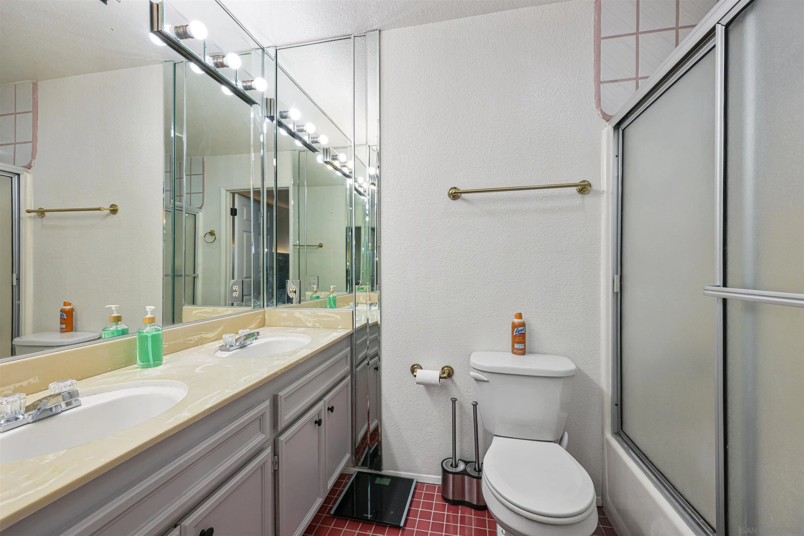 Photo #32: 260001336 Listing: Photo #32