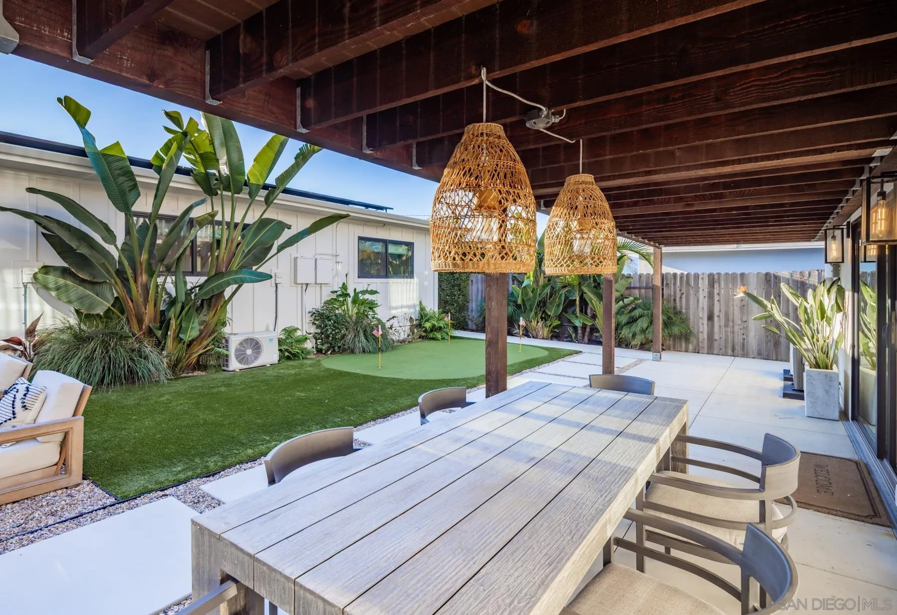 https://cdn.realtyfeed.com/cdn/127/260001342/d42c50e15f5f836dd6f1c2f7854fcb03.webp