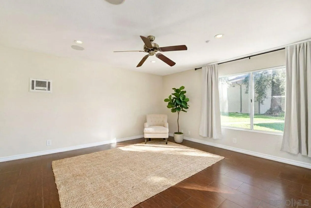 Photo #4: 260001352 Listing: Photo #4