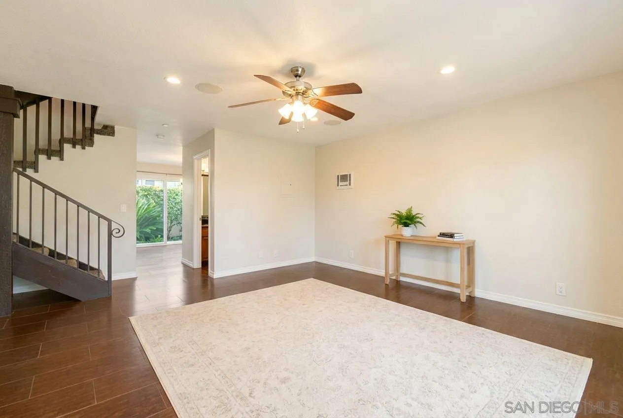 Photo #1: 260001352 Listing: Photo #1