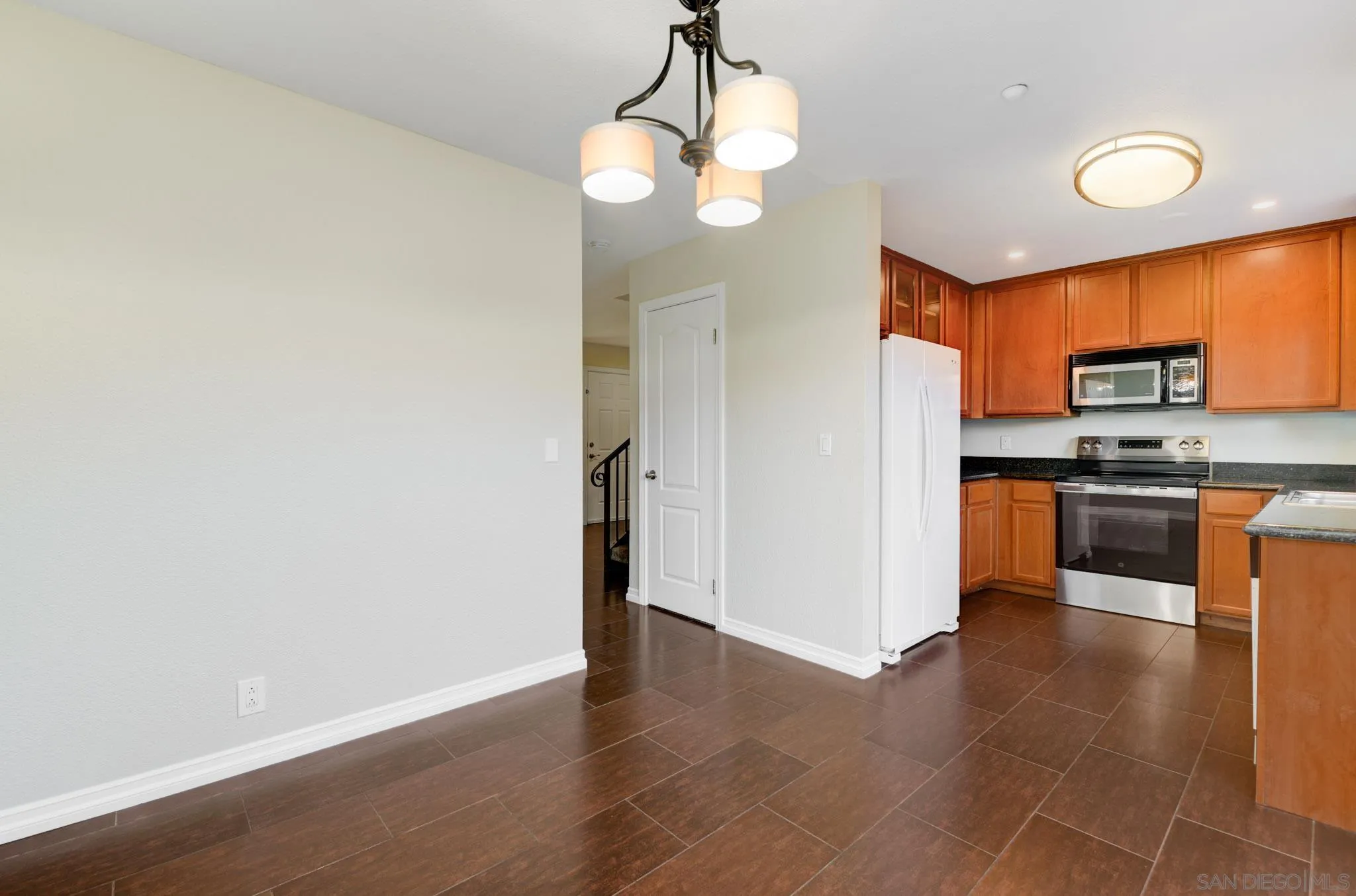 Photo #9: 260001352 Listing: Photo #9