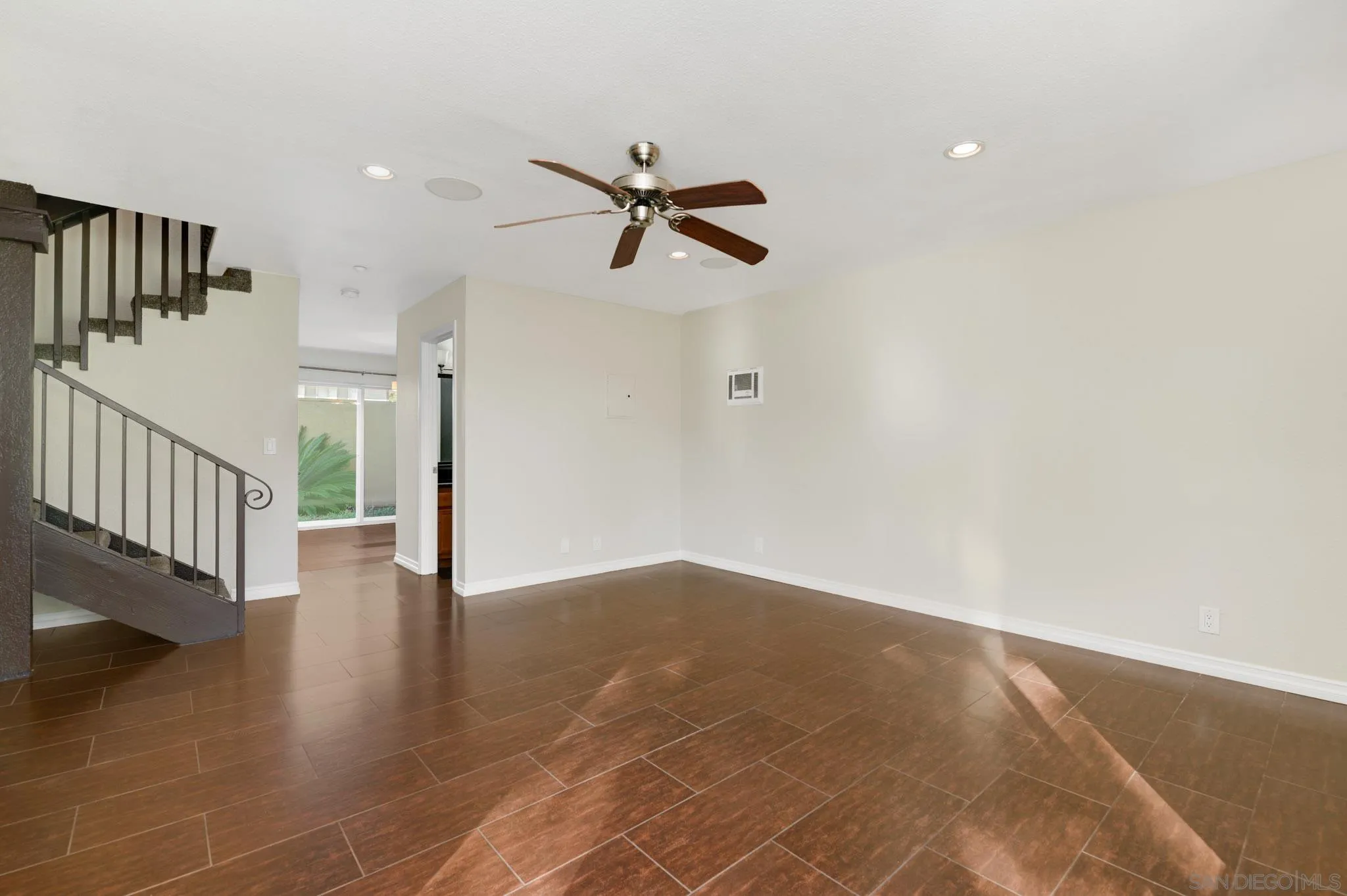 Photo #5: 260001352 Listing: Photo #5