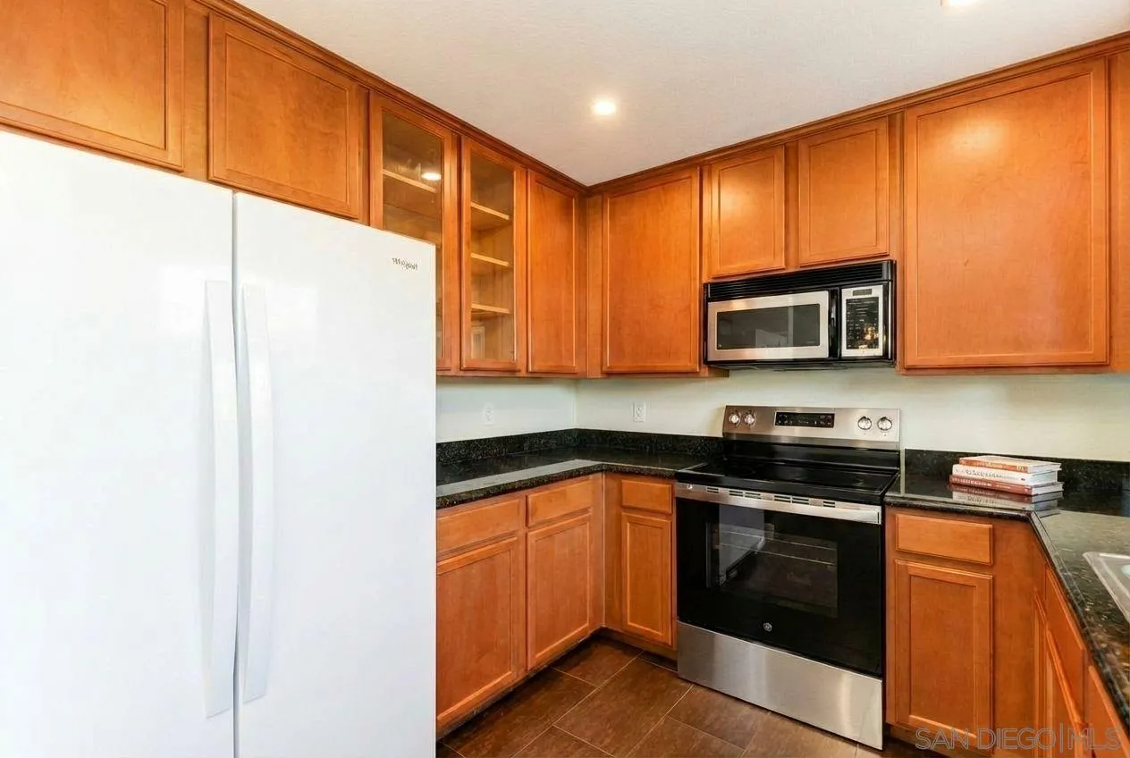Photo #8: 260001352 Listing: Photo #8