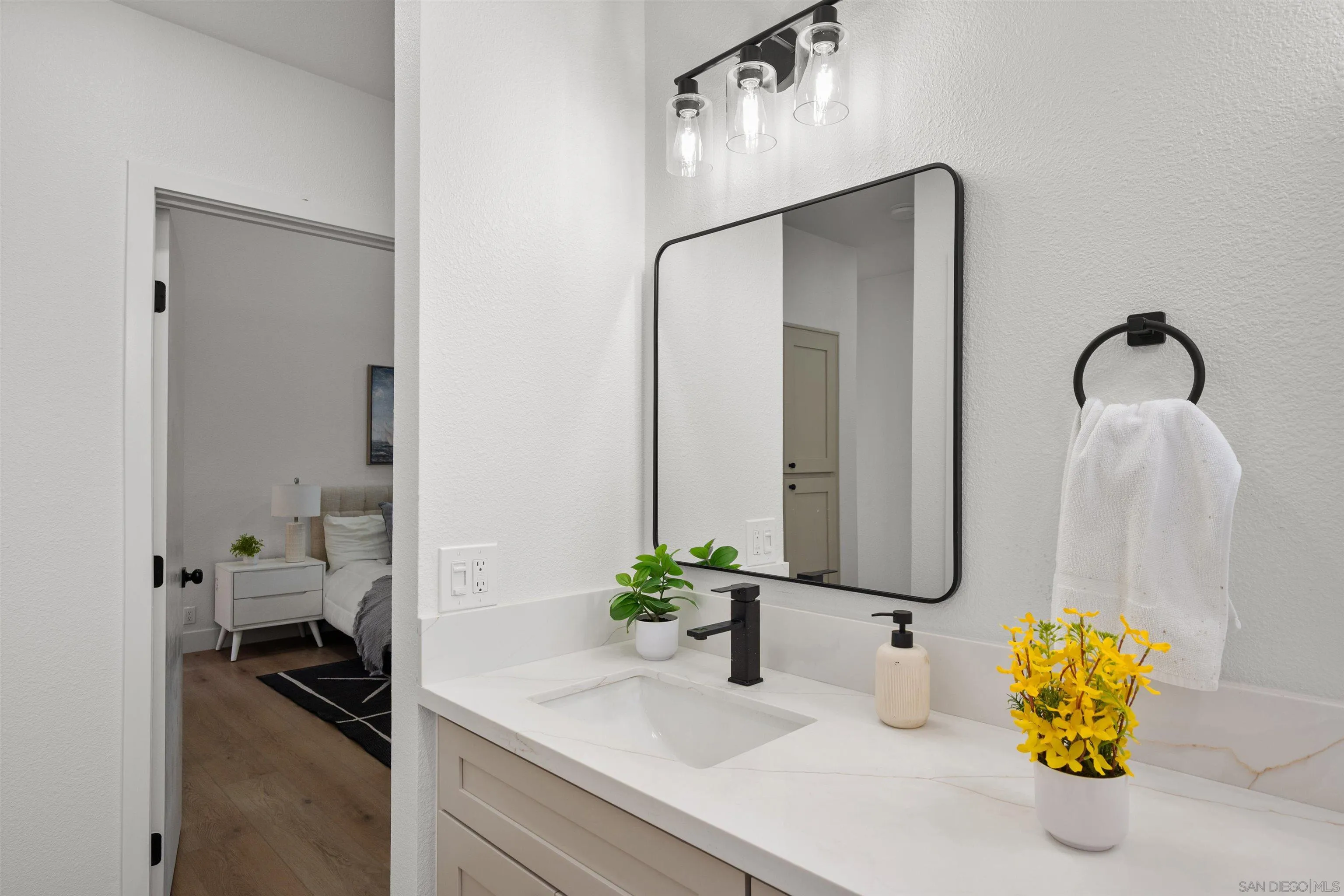 Photo #23: 260001353 Listing: Photo #23