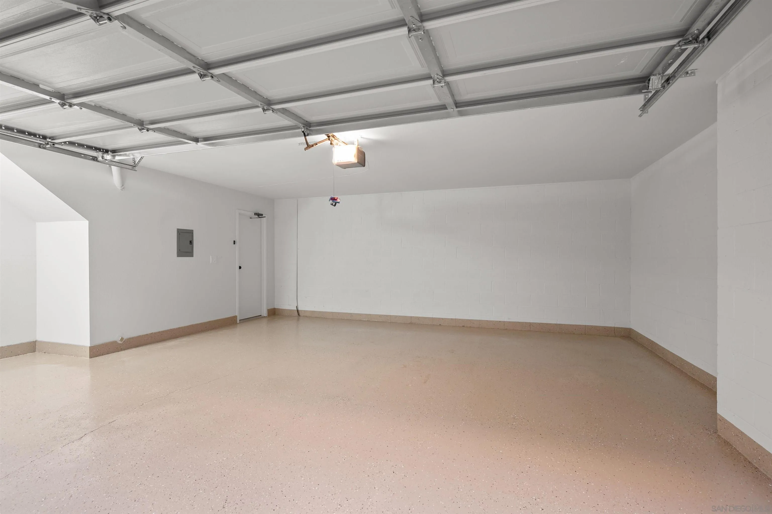 Photo #36: 260001353 Listing: Photo #36