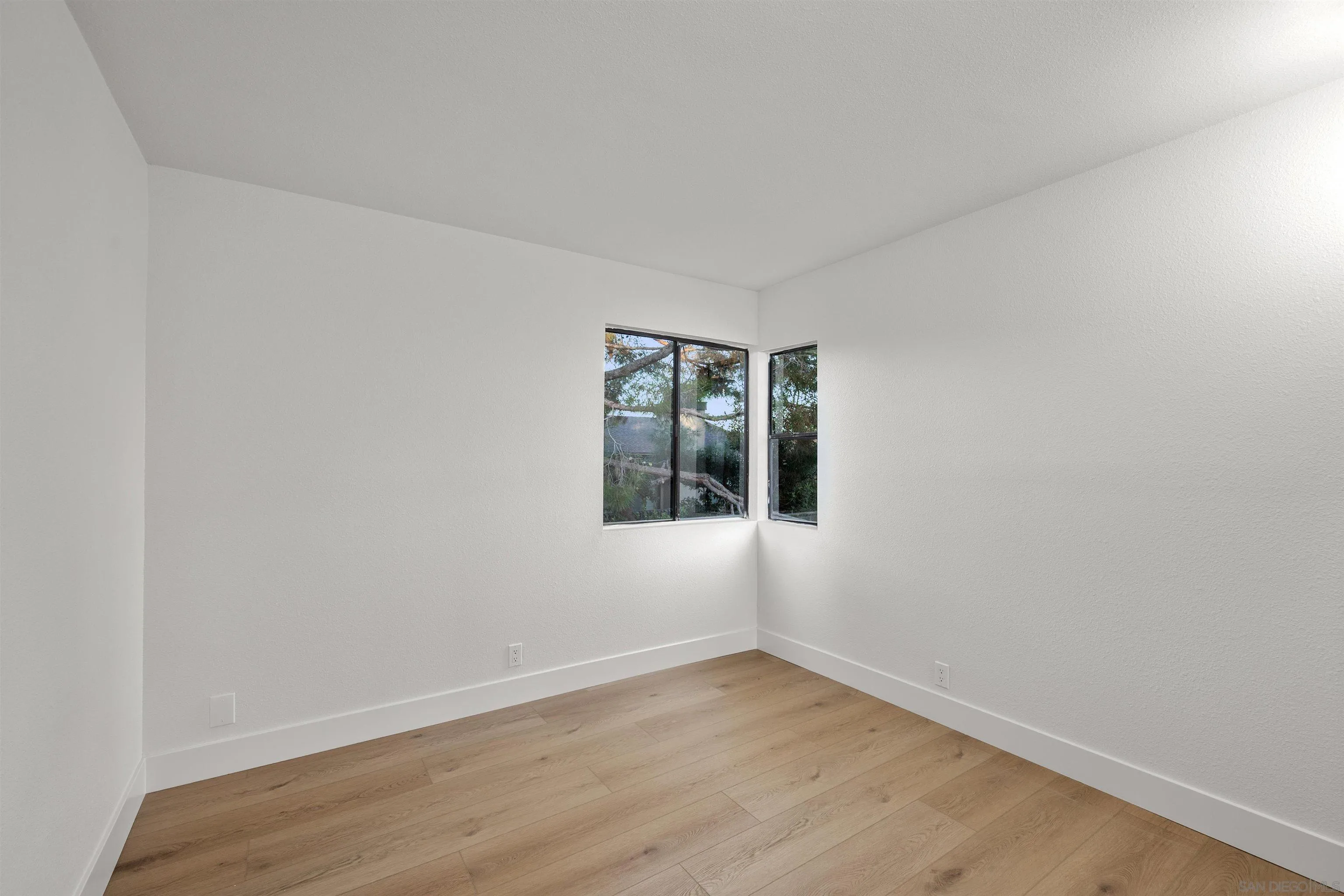 Photo #30: 260001353 Listing: Photo #30