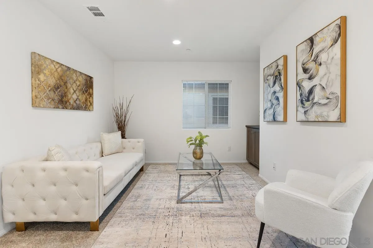 https://cdn.realtyfeed.com/cdn/127/260001355/12b09981b7dd878da9144fbdcc07e204.webp