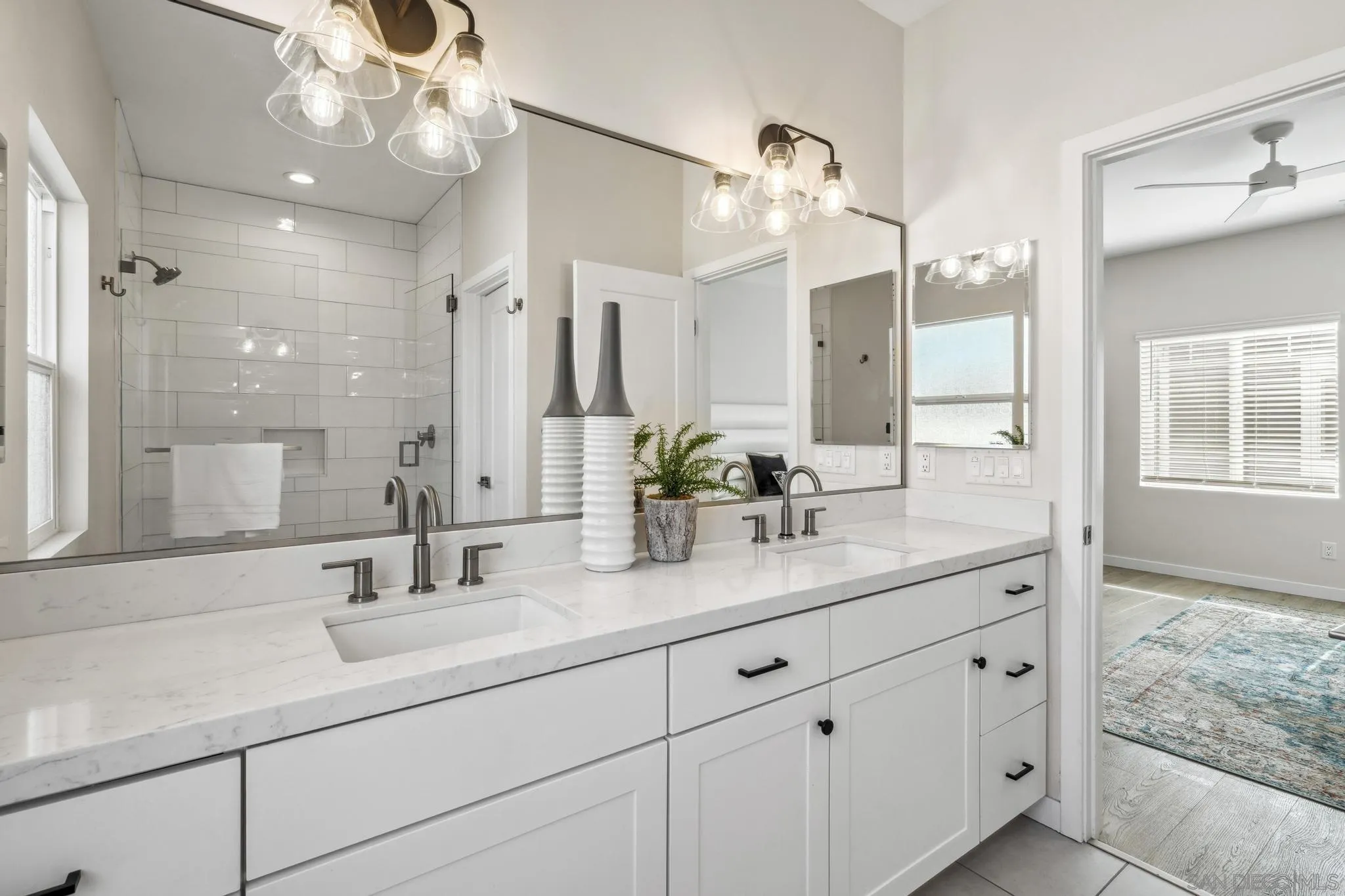 Photo #8: 260001357 Listing: Photo #8