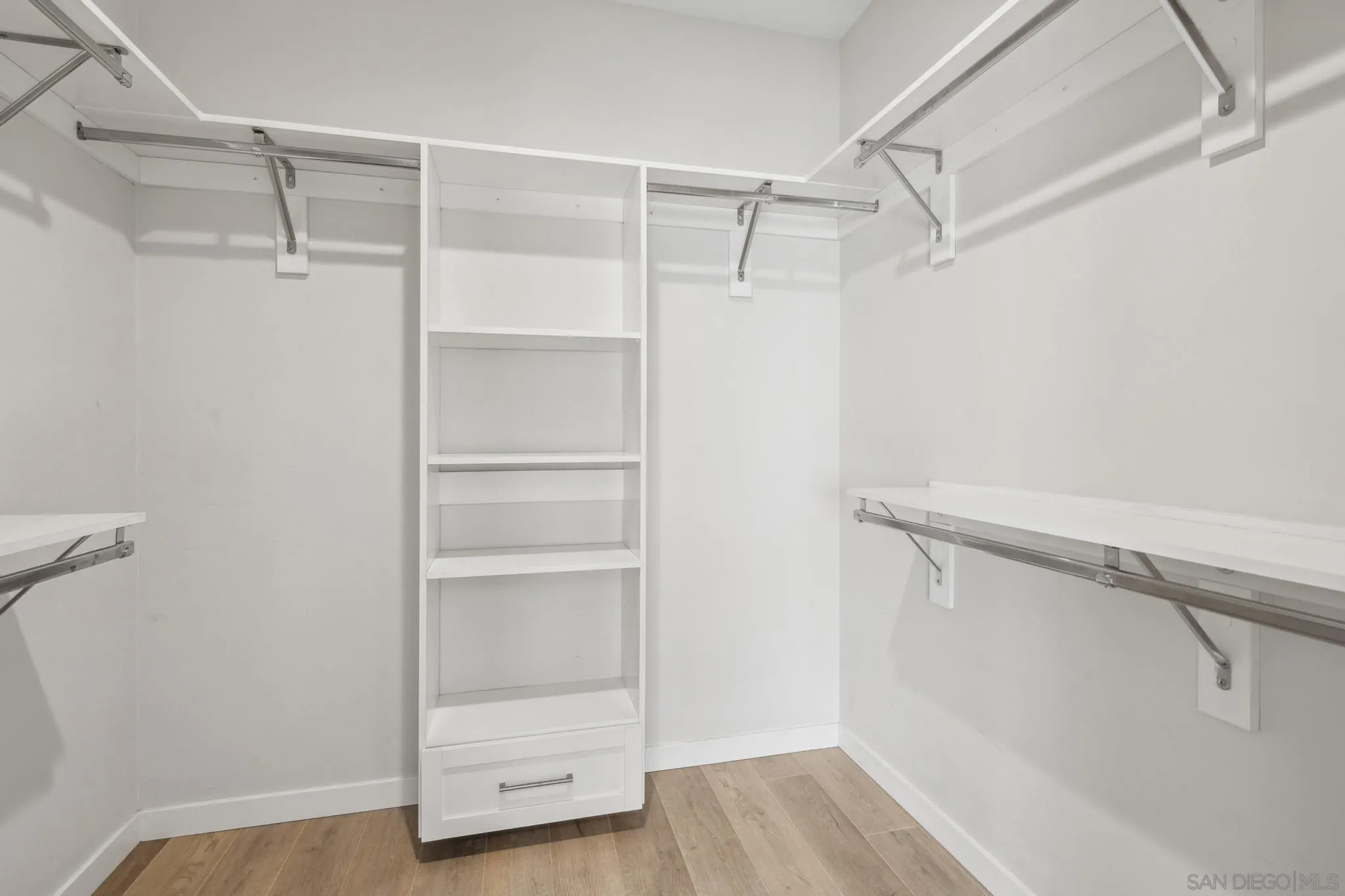 Photo #35: 260001357 Listing: Photo #35