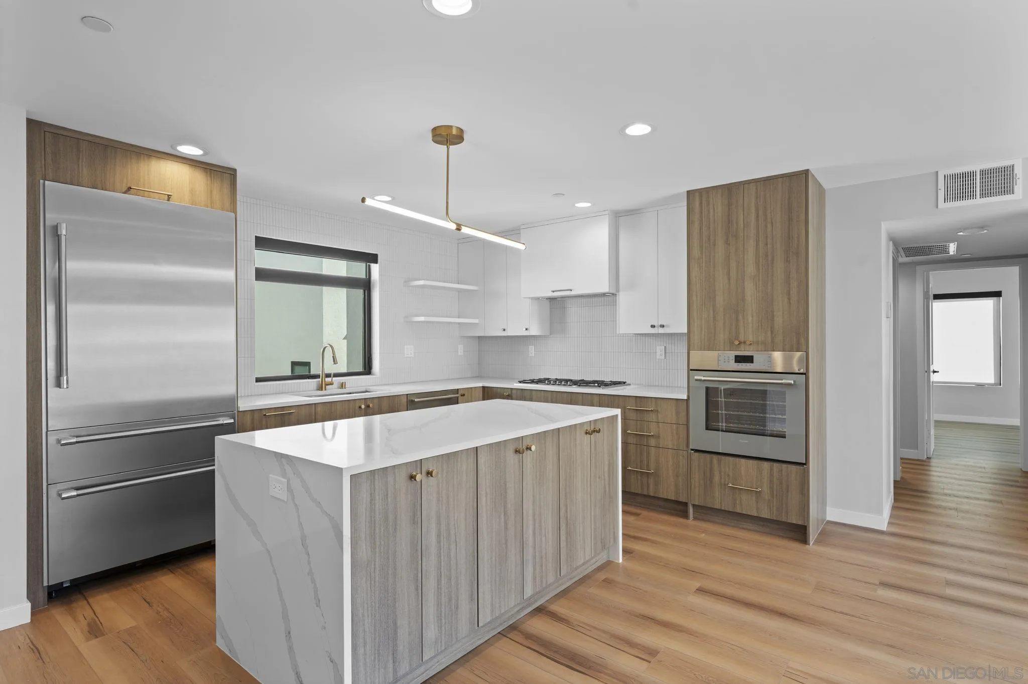 <p>Featured Listings</p>