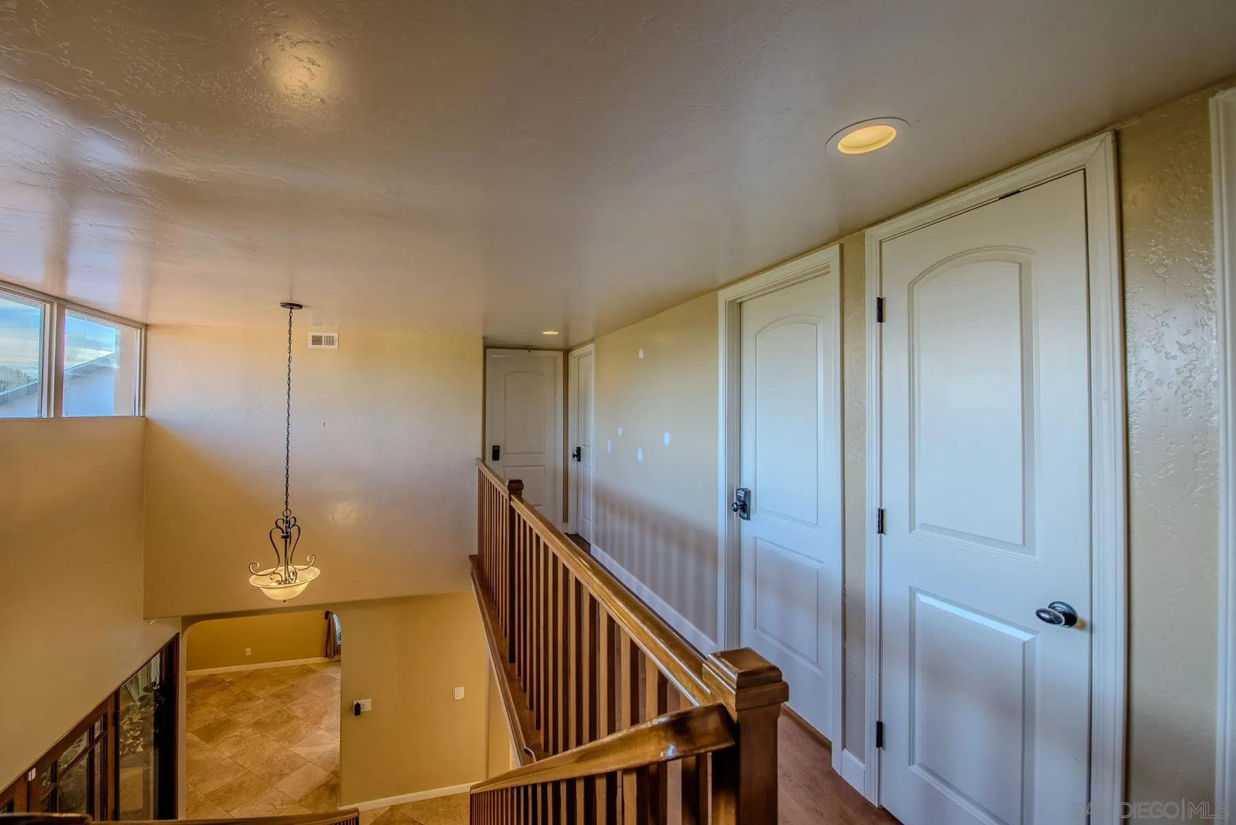 https://cdn.realtyfeed.com/cdn/127/260001361/4aab55de9ad8170805165b5fc630cad5.webp
