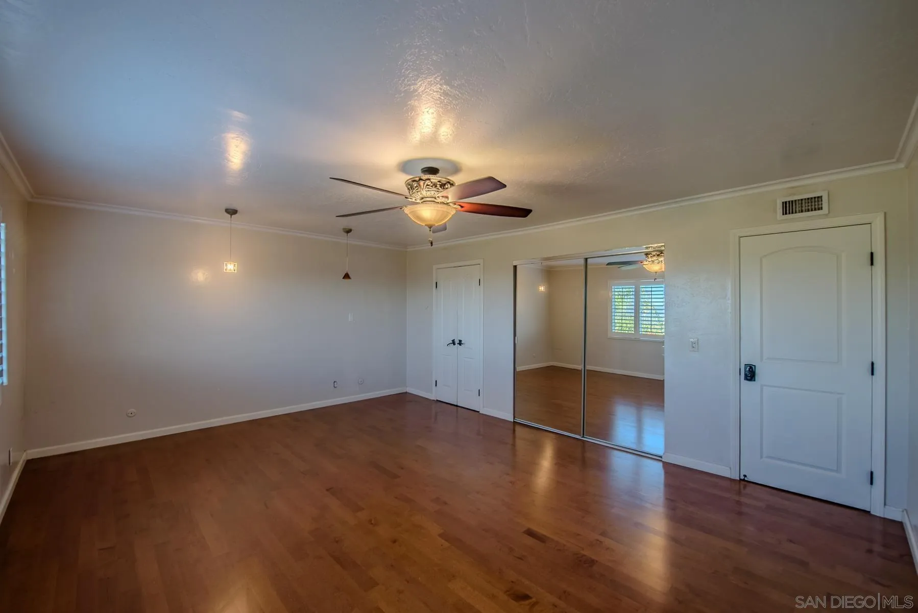 https://cdn.realtyfeed.com/cdn/127/260001361/54cb488ed850c8fb152a09236c8e43ab.webp