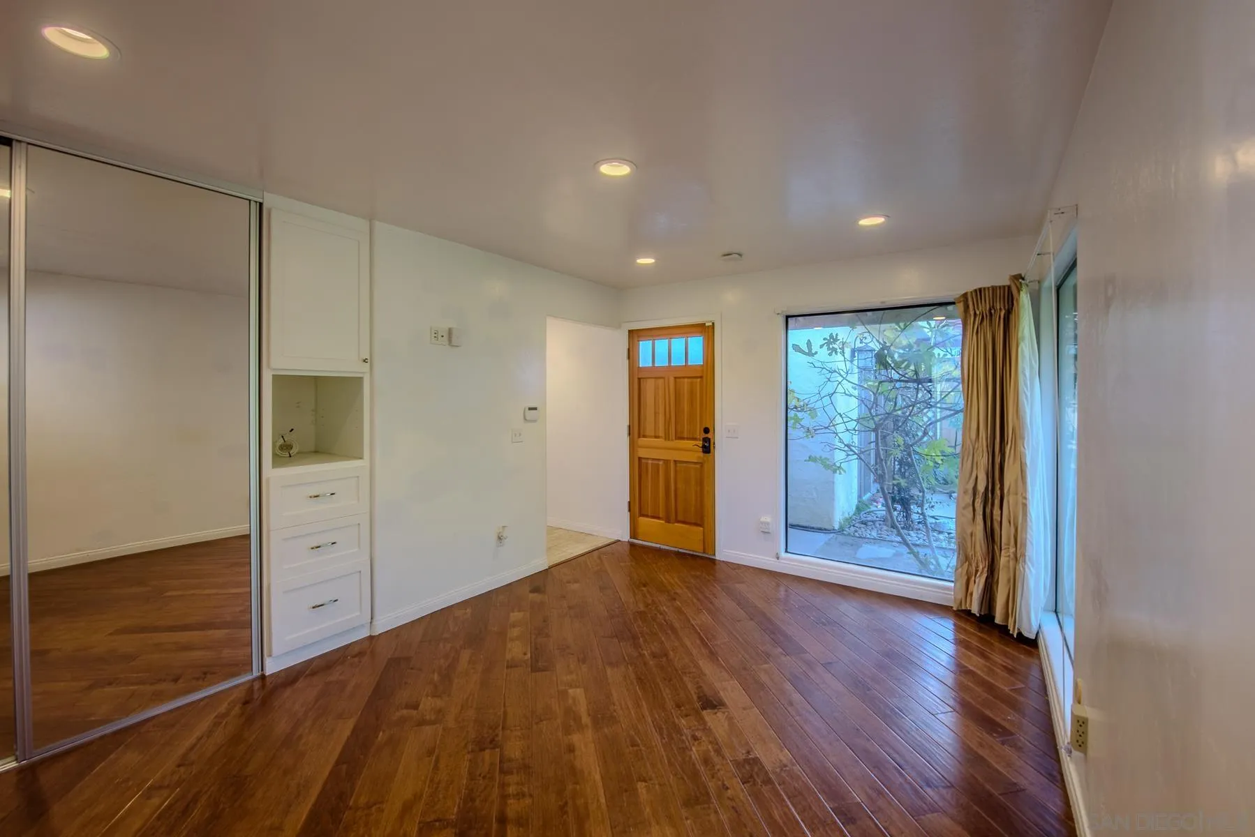 https://cdn.realtyfeed.com/cdn/127/260001361/7aea6e2ba7cde377ea9897d954a0021d.webp