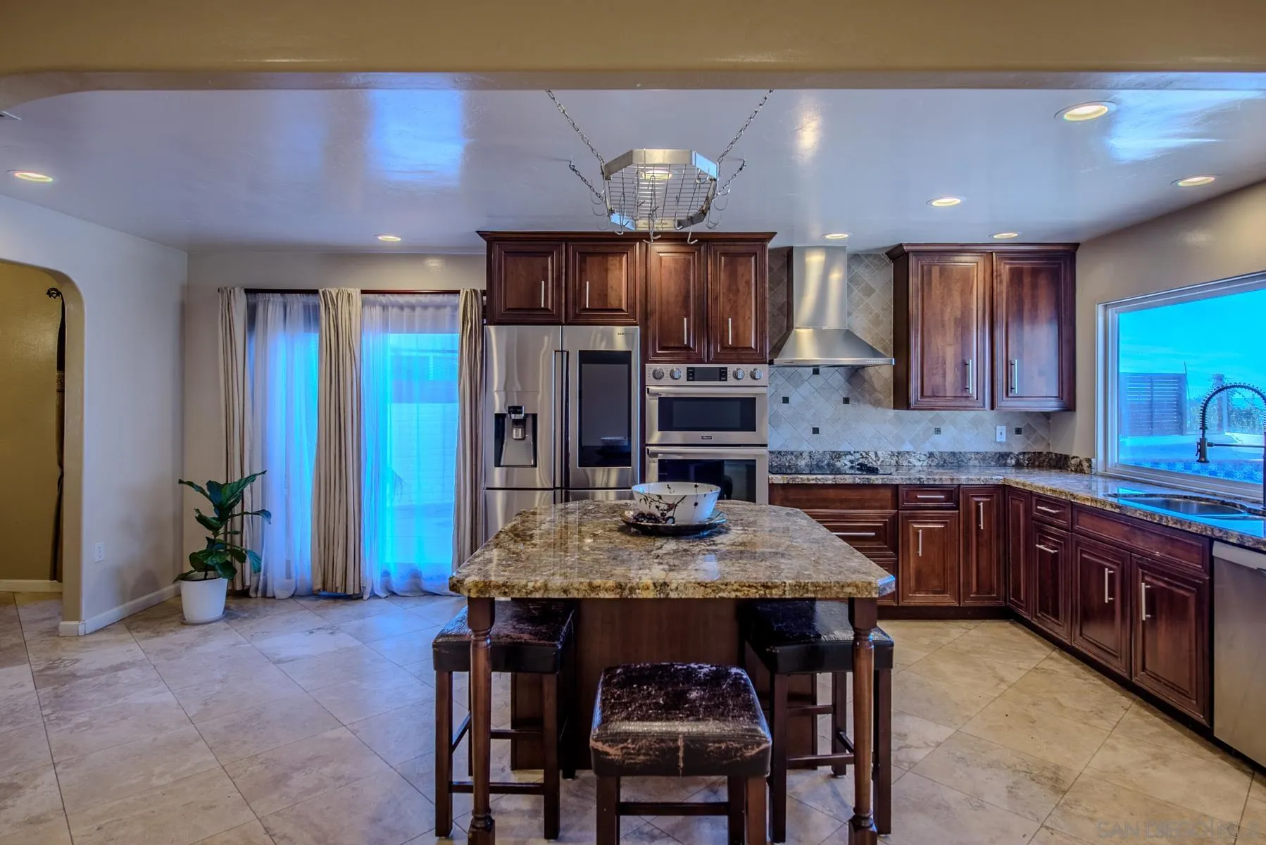 https://cdn.realtyfeed.com/cdn/127/260001361/a8c08f8d088d2e1e7e6f1d59fb6c9548.webp
