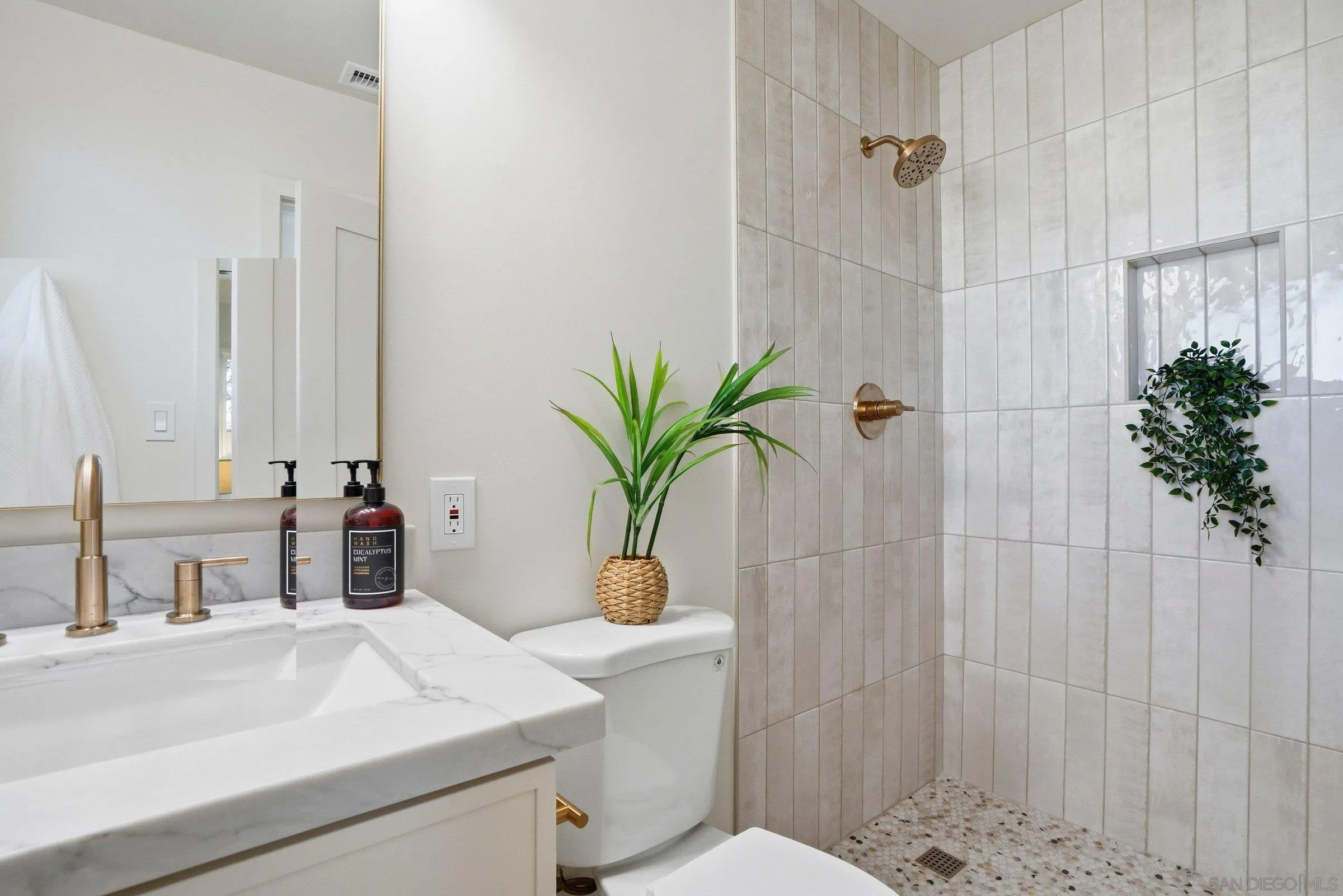 https://cdn.realtyfeed.com/cdn/127/260001366/554f6884d811253916a8147737256446.webp