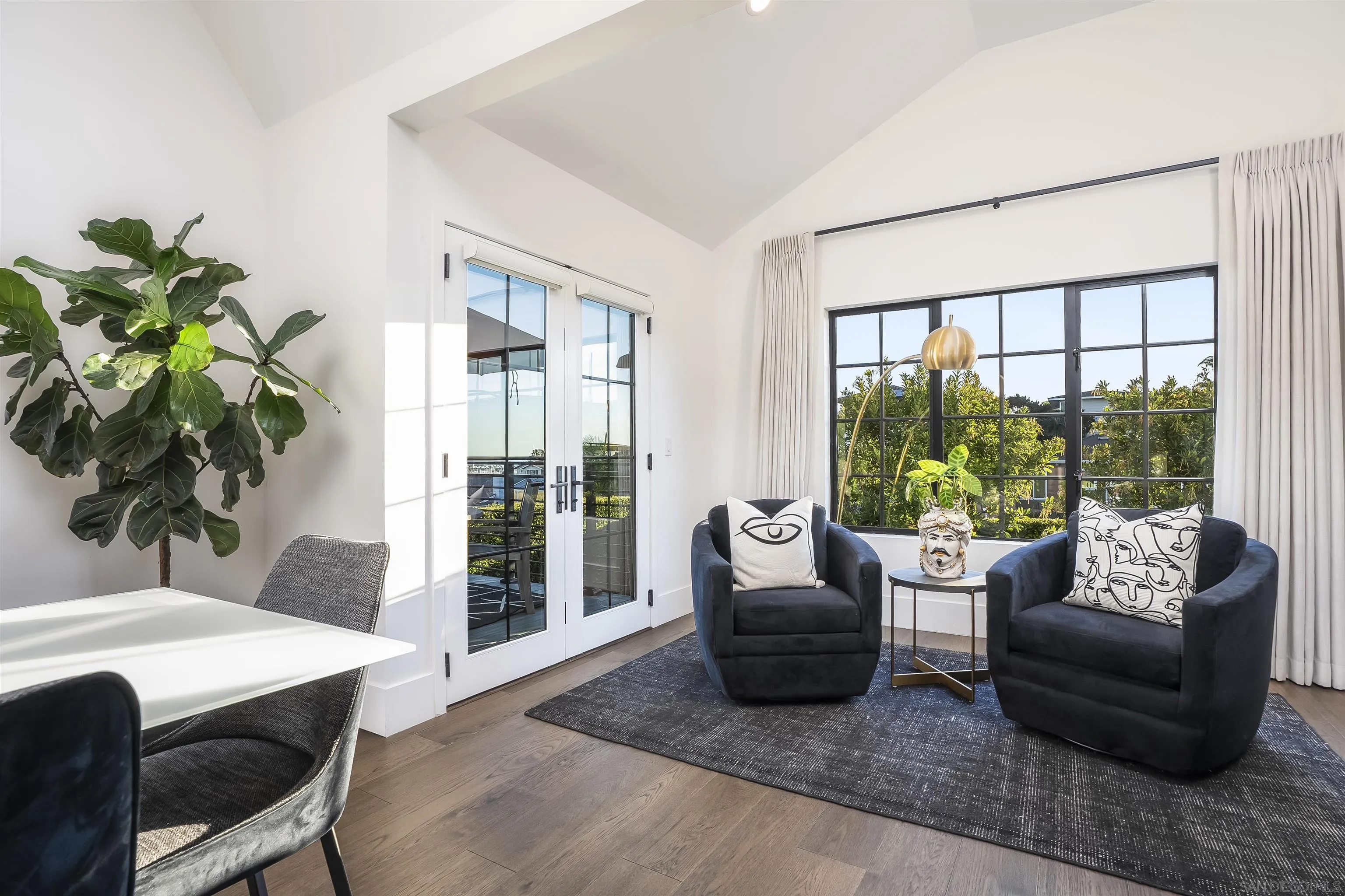 https://cdn.realtyfeed.com/cdn/127/260001368/6d99c060669246f95a7610d564af1623.webp
