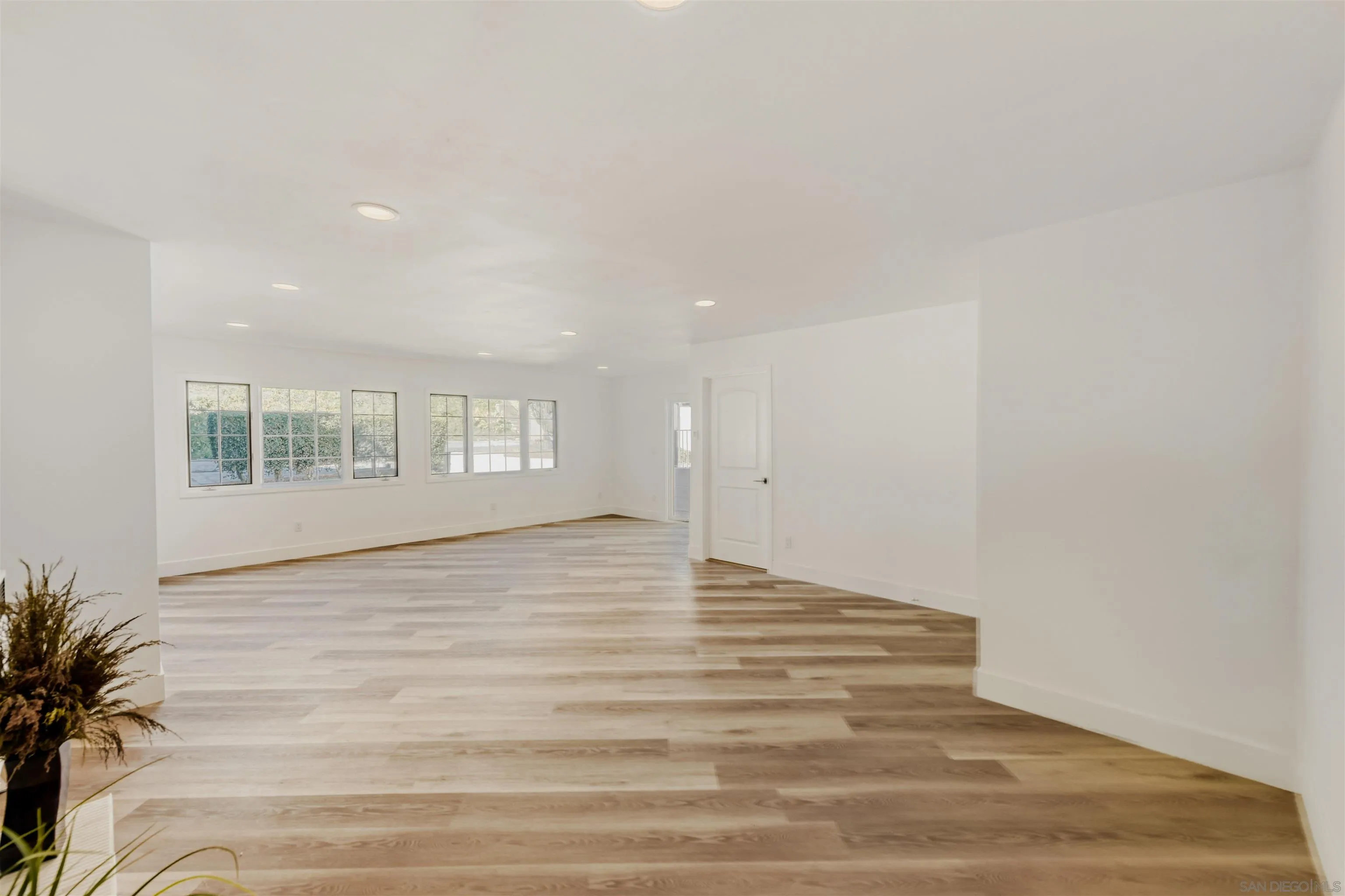 https://cdn.realtyfeed.com/cdn/127/260001374/0dcd7c330da70ad4f00bfc98c9afd7f6.webp
