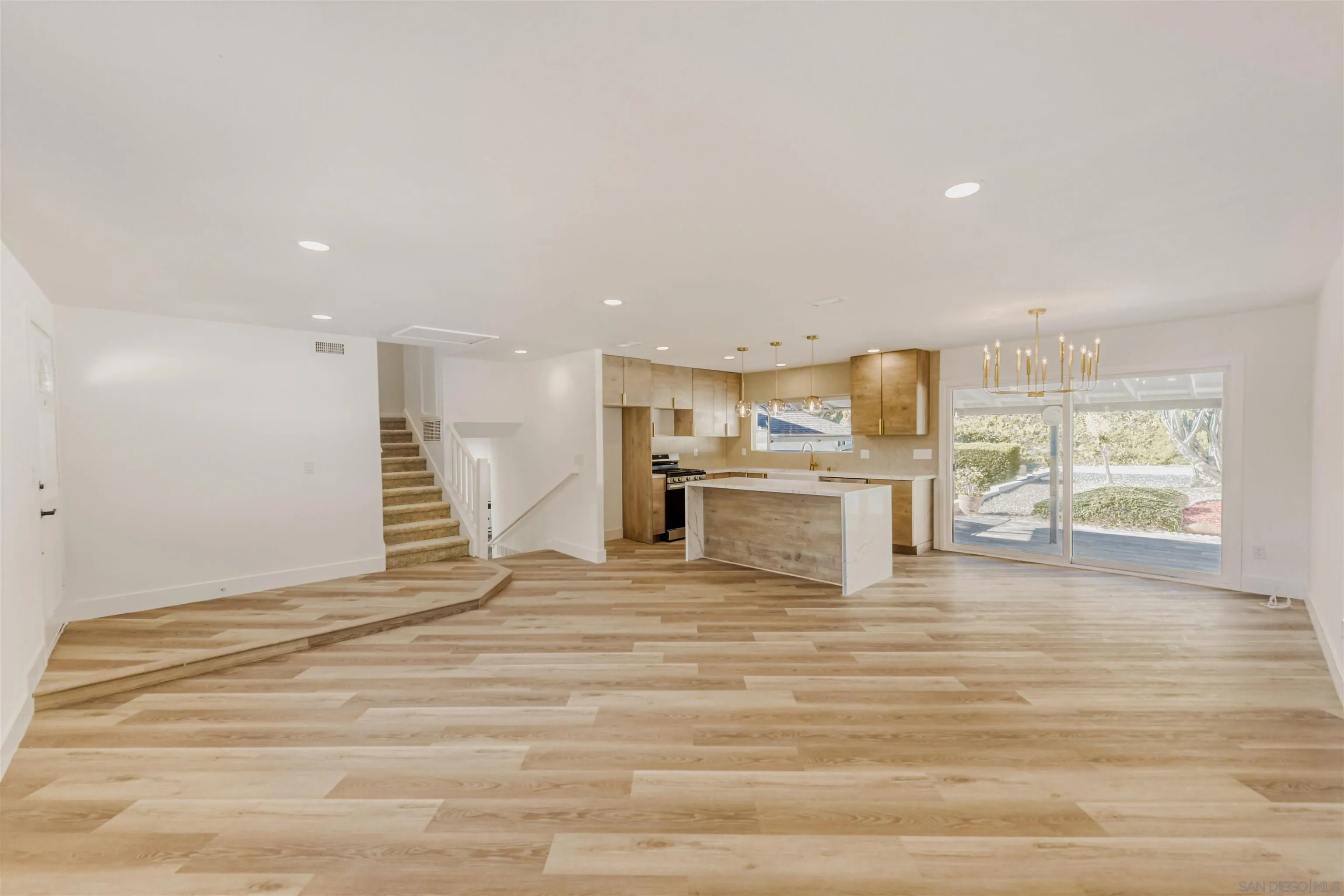 https://cdn.realtyfeed.com/cdn/127/260001374/3cbb3c32b885c18ded5cb4bfe01559c3.webp