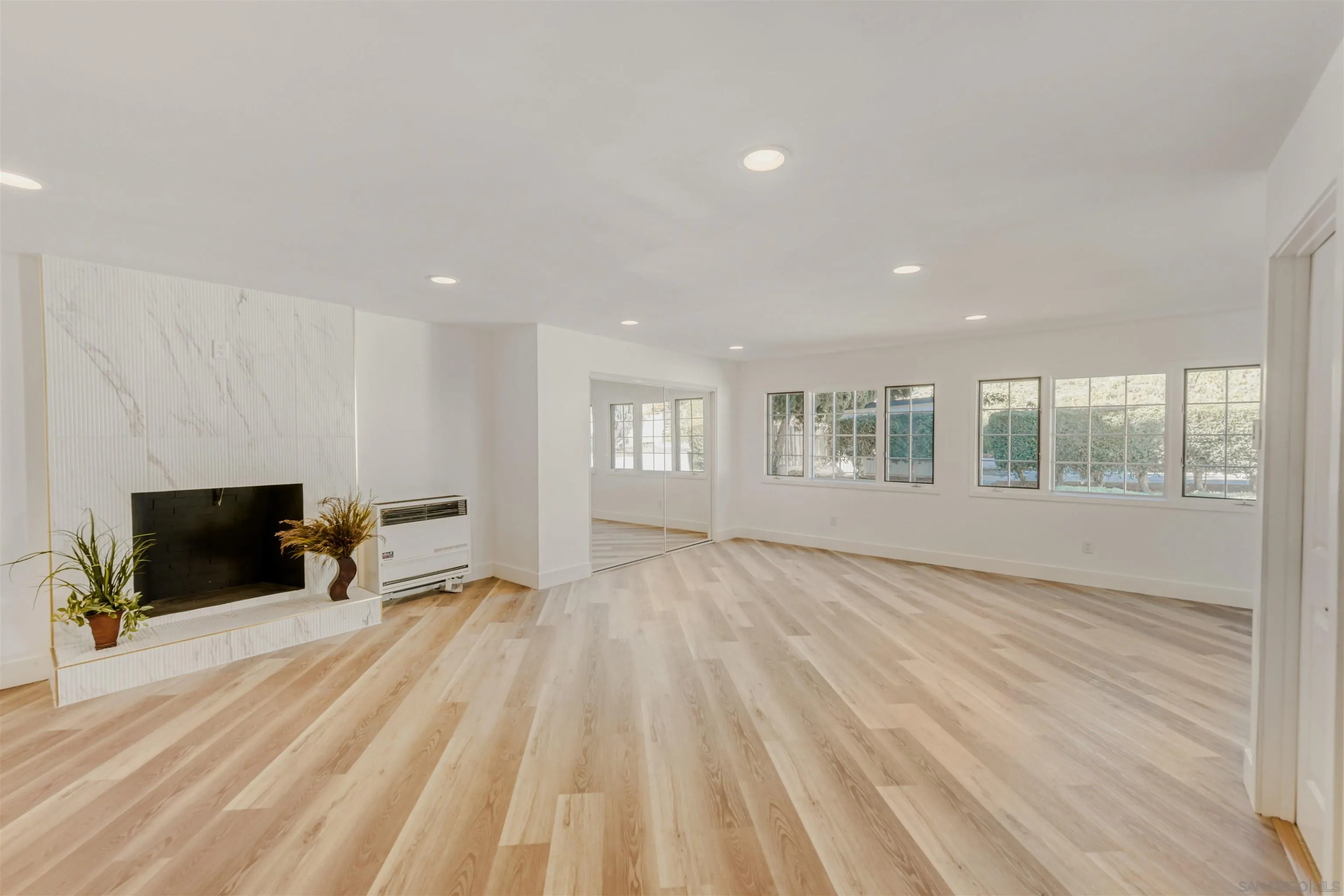 https://cdn.realtyfeed.com/cdn/127/260001374/4ce7876366975355cbbac4b53e1d61da.webp