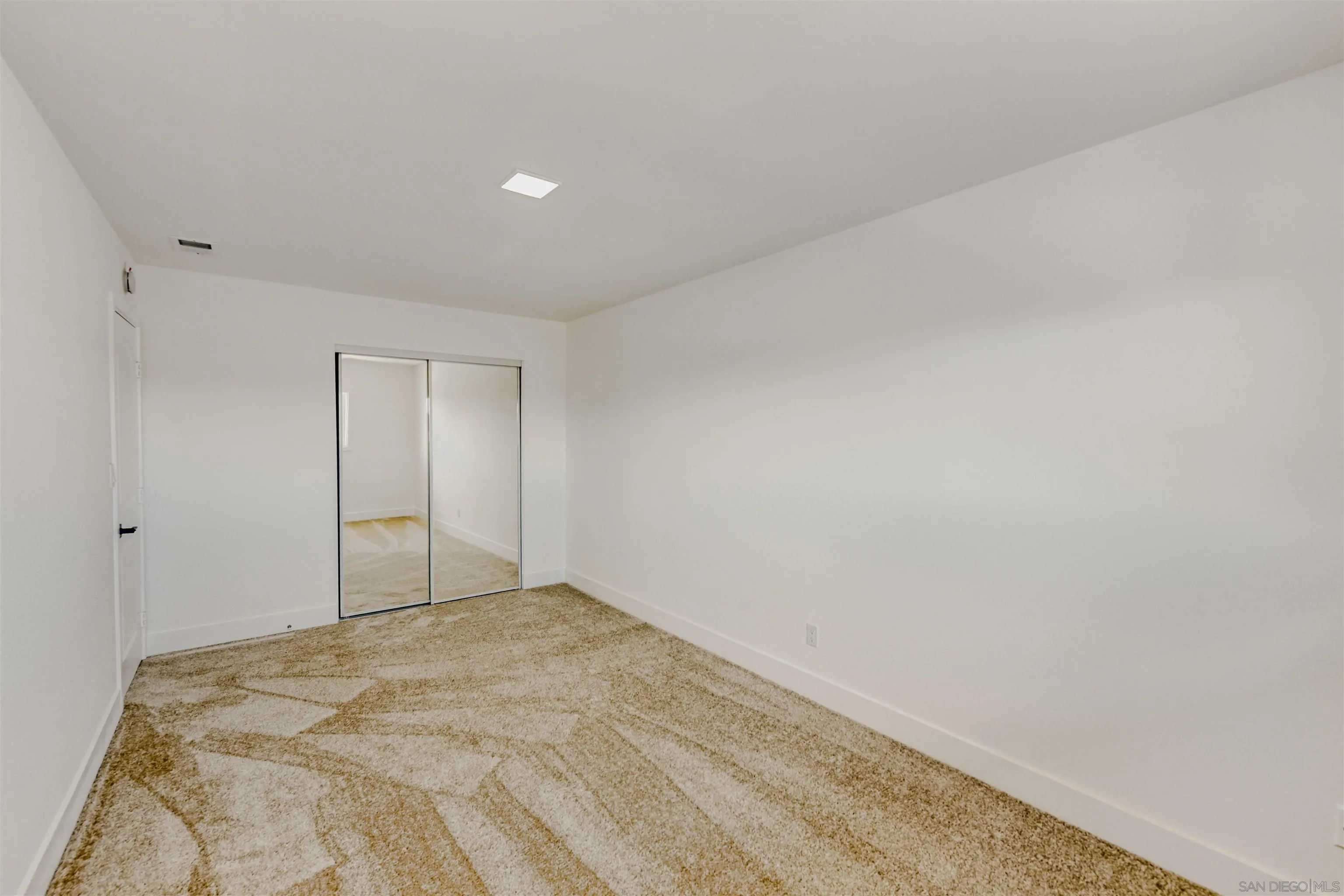 https://cdn.realtyfeed.com/cdn/127/260001374/5a120672befd79ace32a3f0c75ae08a9.webp