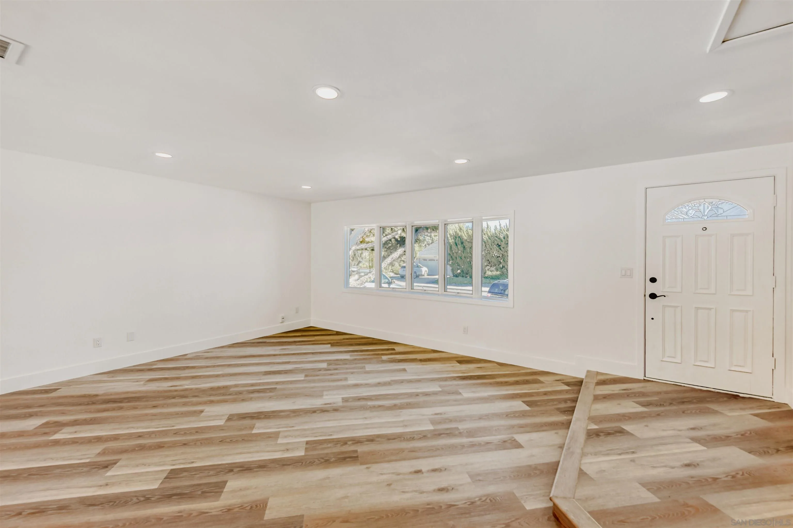 https://cdn.realtyfeed.com/cdn/127/260001374/5ae93554870db5b3f794324f4762f56d.webp