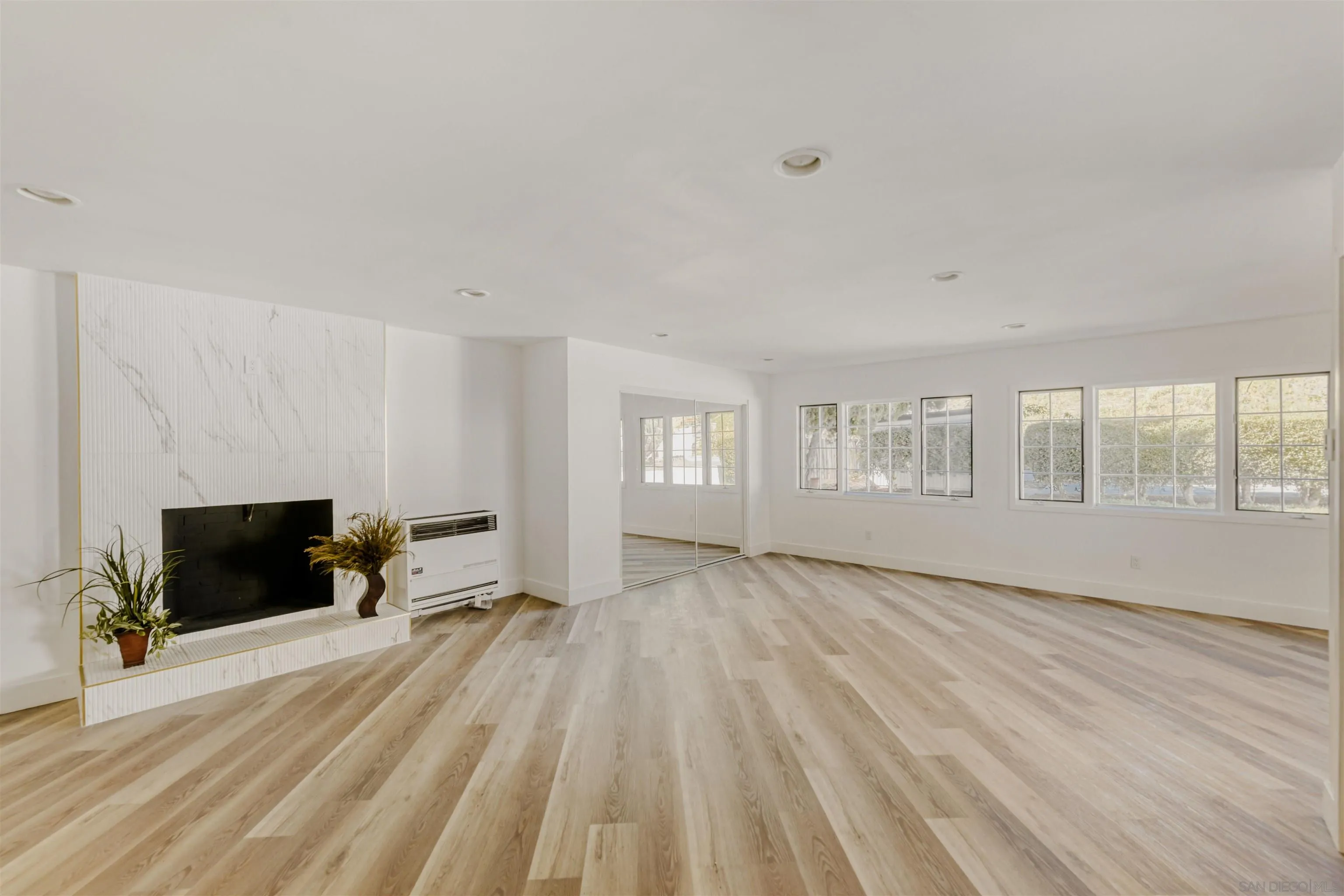 https://cdn.realtyfeed.com/cdn/127/260001374/a525fac8a538d3e2403db6363377afec.webp