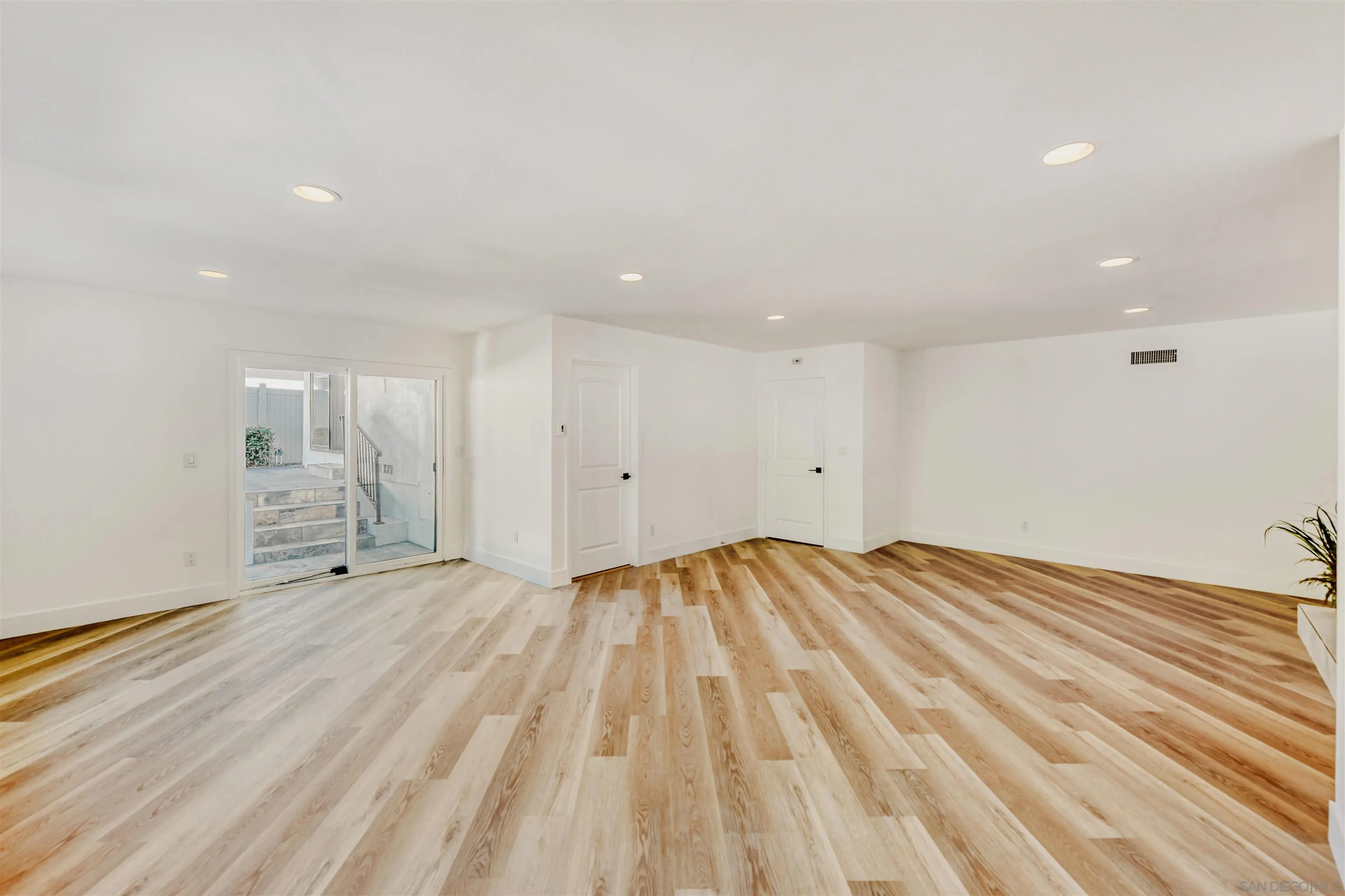 https://cdn.realtyfeed.com/cdn/127/260001374/aa341776b3282d668c6187d8634bcda8.webp
