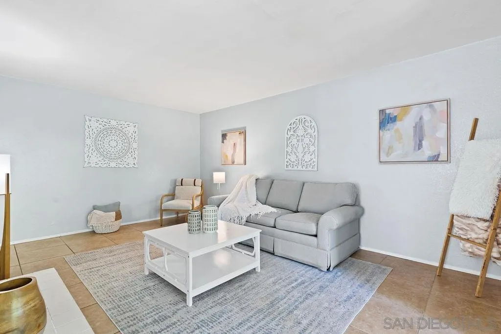 Photo #4: 260001378 Listing: Photo #4