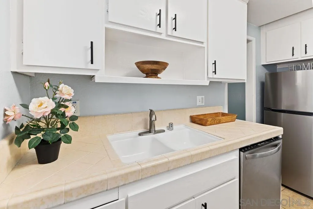 Photo #11: 260001378 Listing: Photo #11