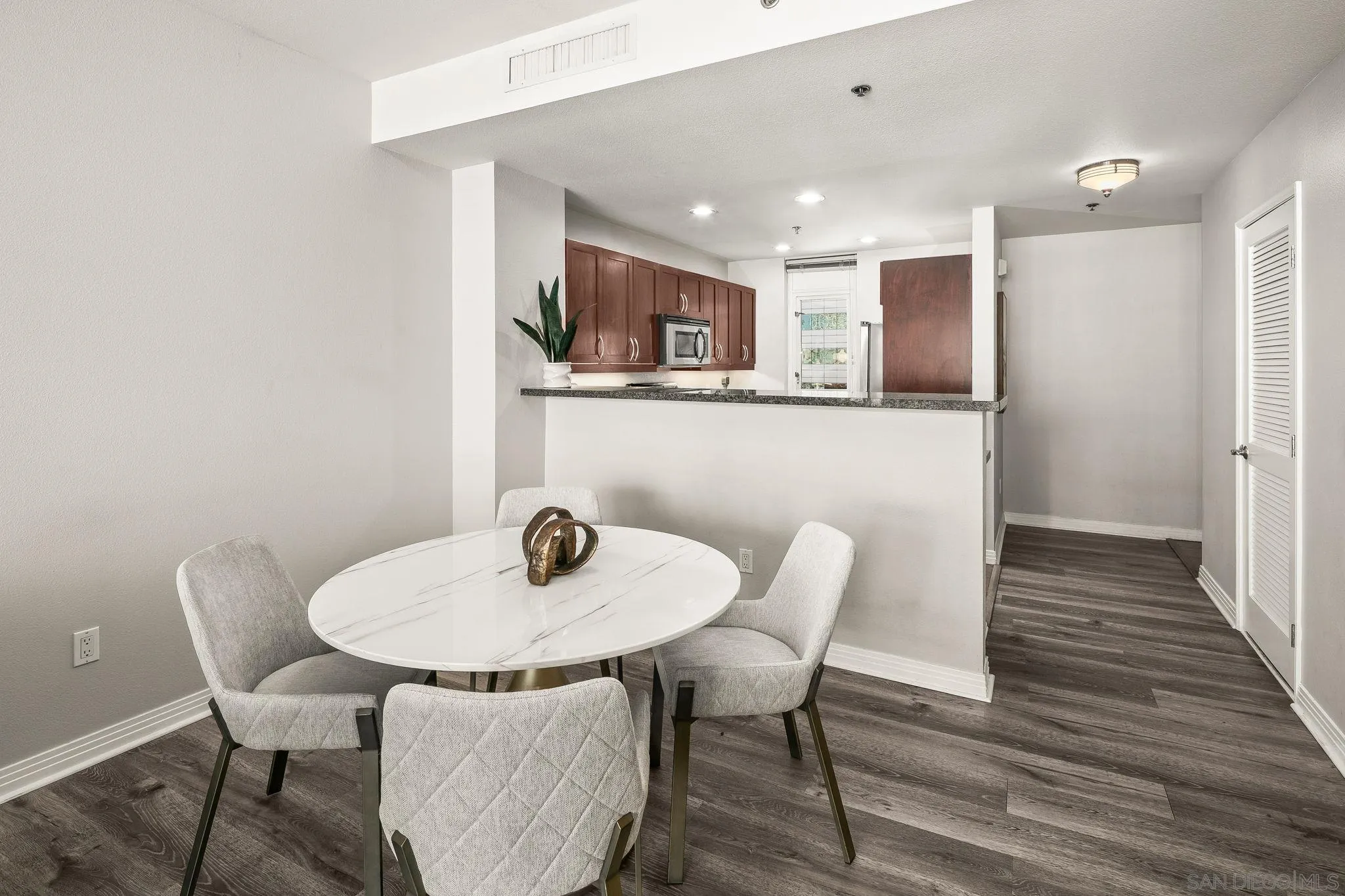 Photo #7: 260001385 Listing: Photo #7