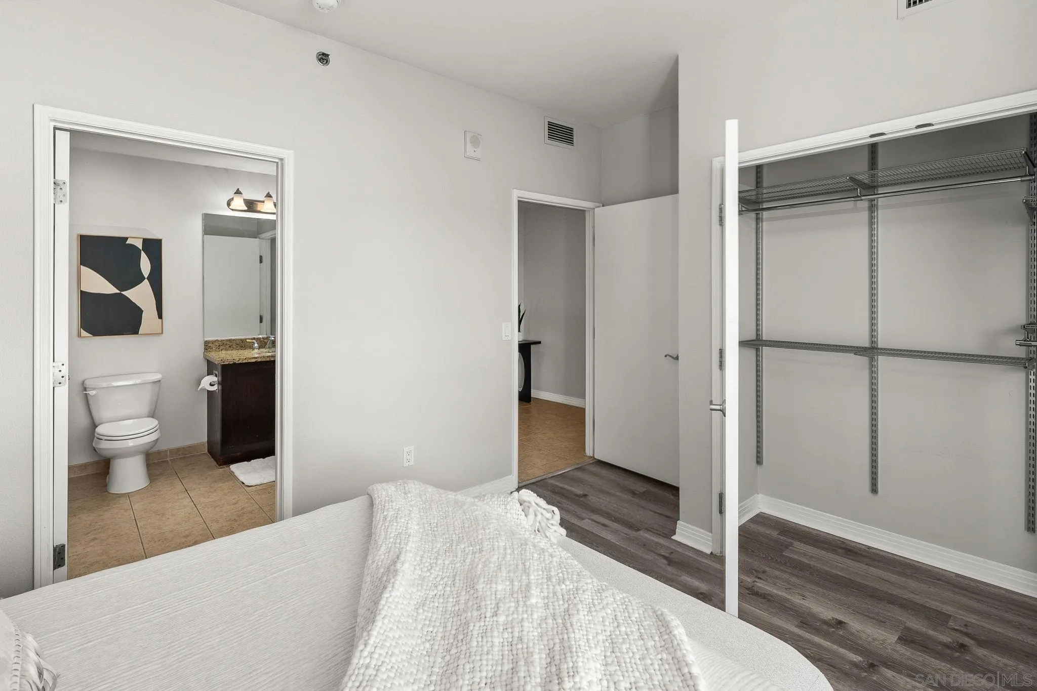 Photo #15: 260001385 Listing: Photo #15