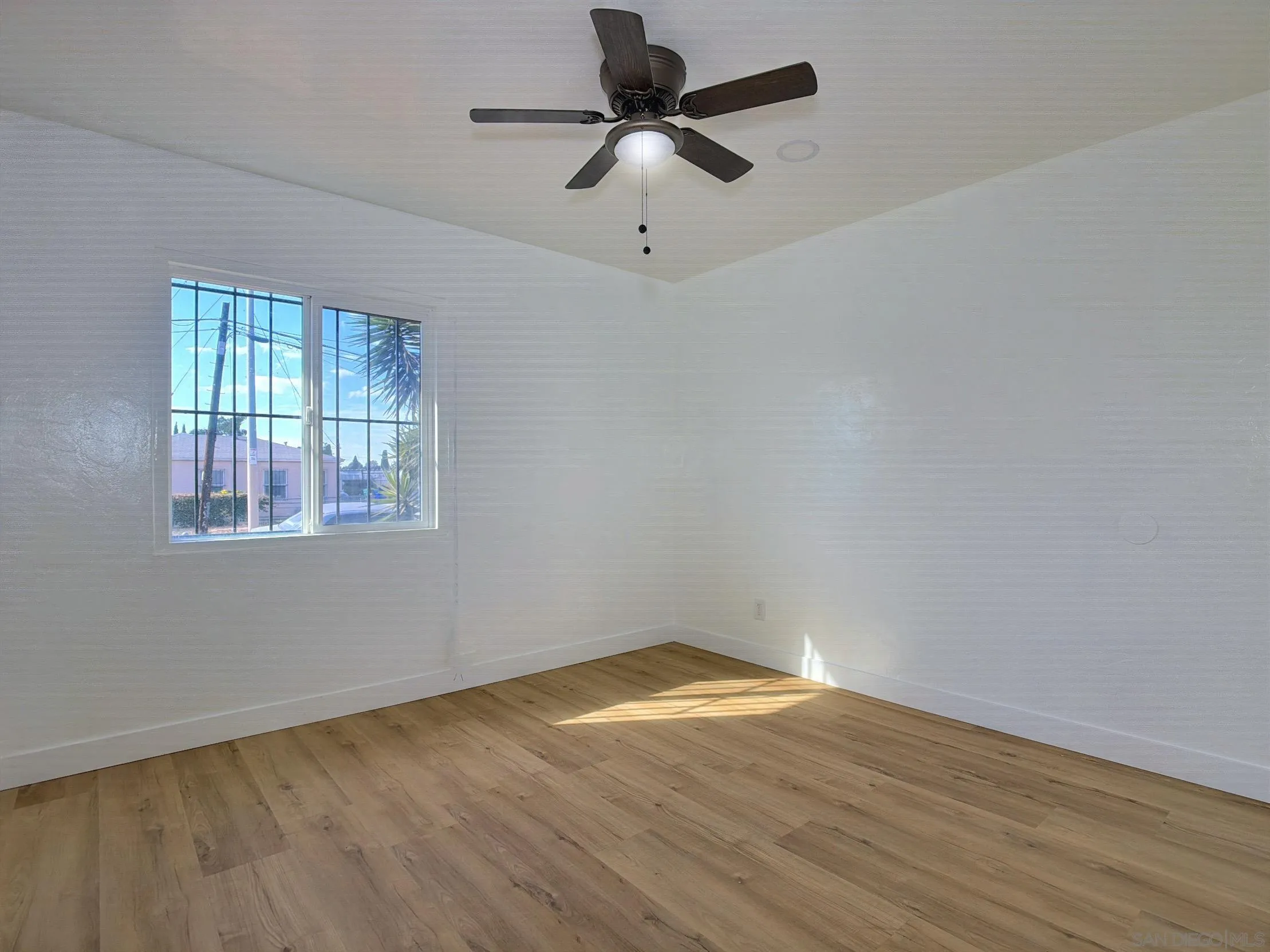 https://cdn.realtyfeed.com/cdn/127/260001387/5dd80a7dd6d7d851b984c0ee37426eb0.webp