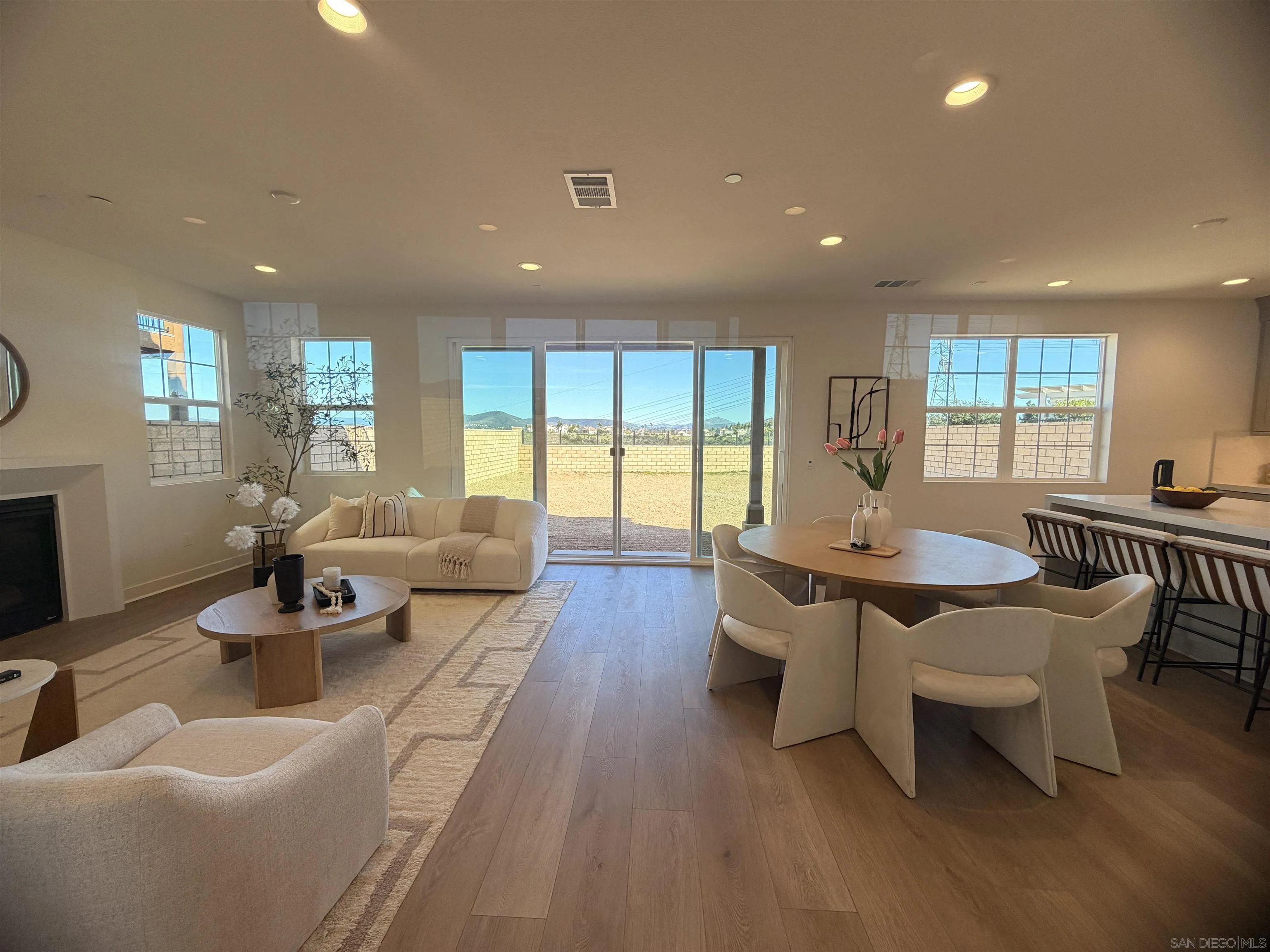 https://cdn.realtyfeed.com/cdn/127/260001388/19a742c939075fd66aaa26ff29e68b7c.webp