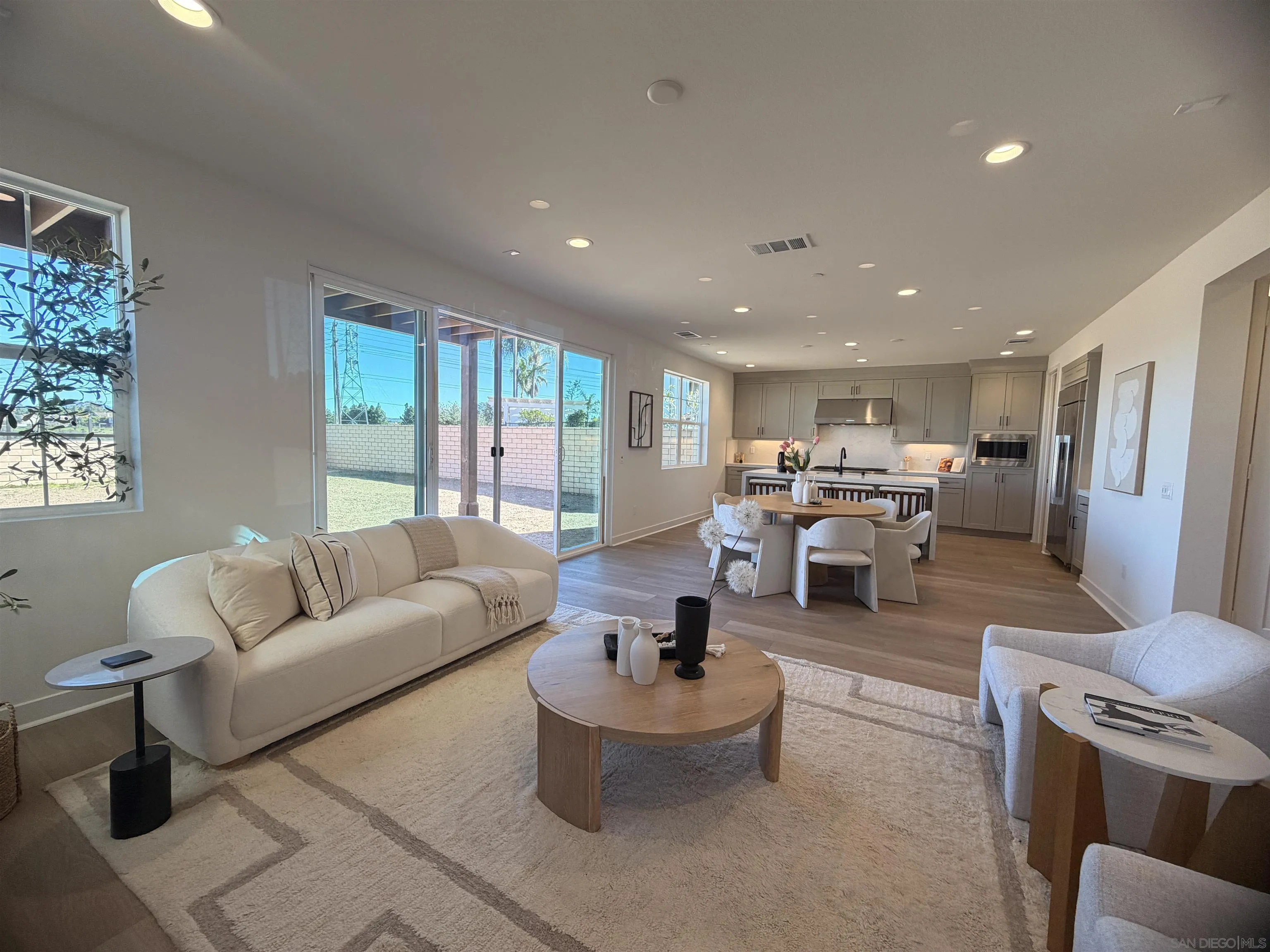 https://cdn.realtyfeed.com/cdn/127/260001388/540c460aac9ad671f7491e0e834cac3b.webp