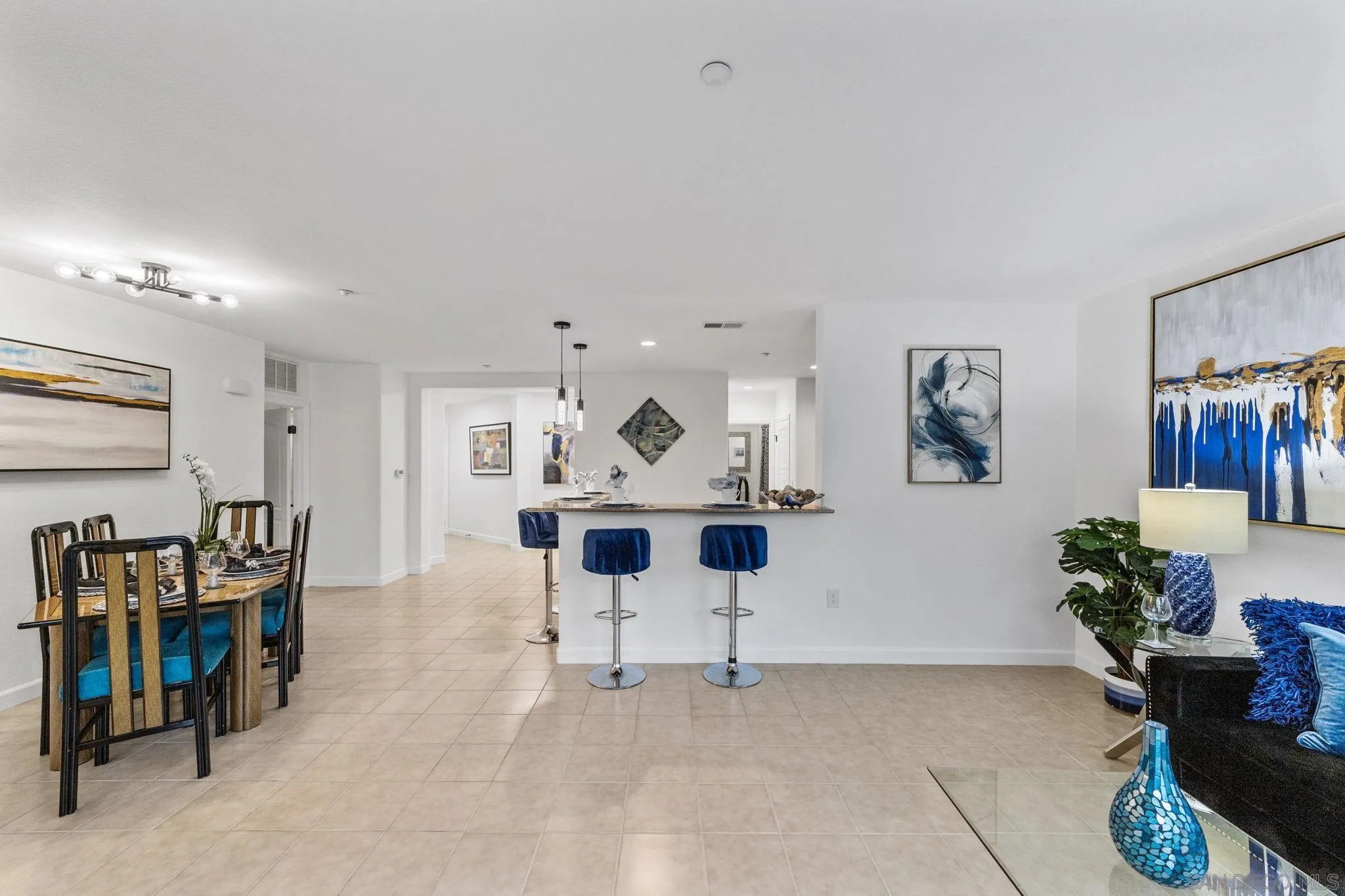 https://cdn.realtyfeed.com/cdn/127/260001394/a63c9bcf5c764689476d905d97e30f0e.webp