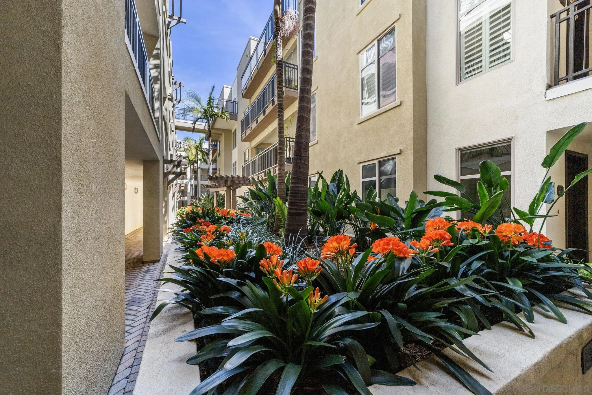 https://cdn.realtyfeed.com/cdn/127/260001394/b4927b8d16073ac21d796fde95b3c1f8.webp