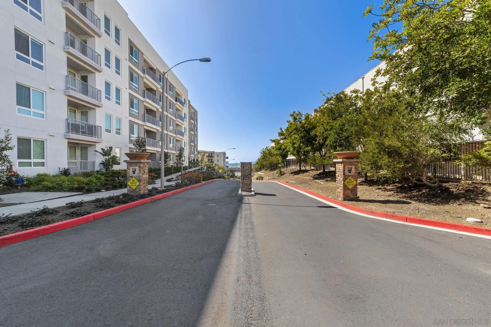 https://cdn.realtyfeed.com/cdn/127/260001394/c9f843911e0b47b9e7df8db5ddf2538e.webp