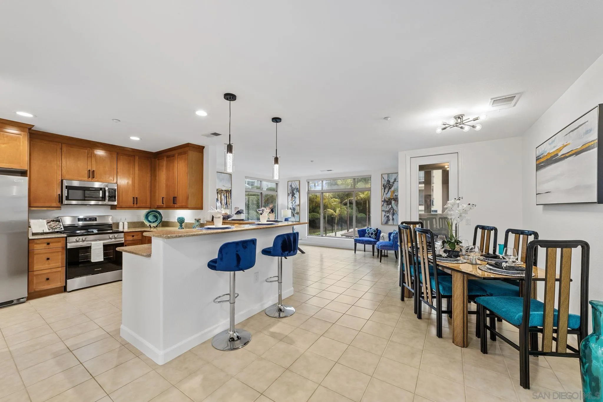 https://cdn.realtyfeed.com/cdn/127/260001394/f8fd2f582100b643948ff7f95b7807c9.webp