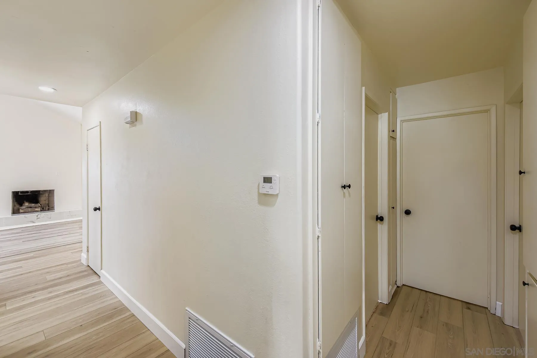 https://cdn.realtyfeed.com/cdn/127/260001395/56e30c944287eabc73baad5fc9b9b55f.webp