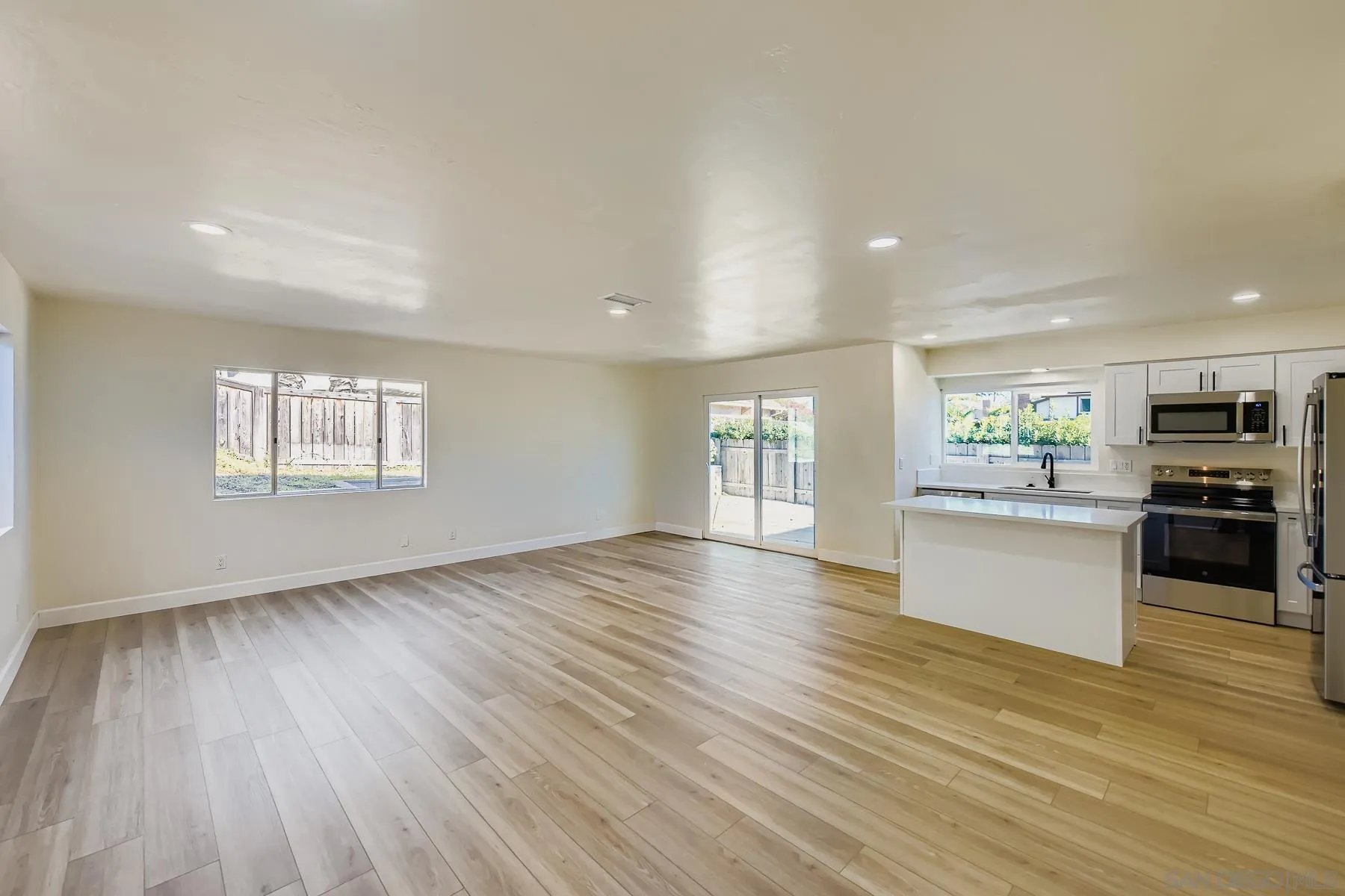 https://cdn.realtyfeed.com/cdn/127/260001395/7780b3056c8380ff588ed27d2214b532.webp